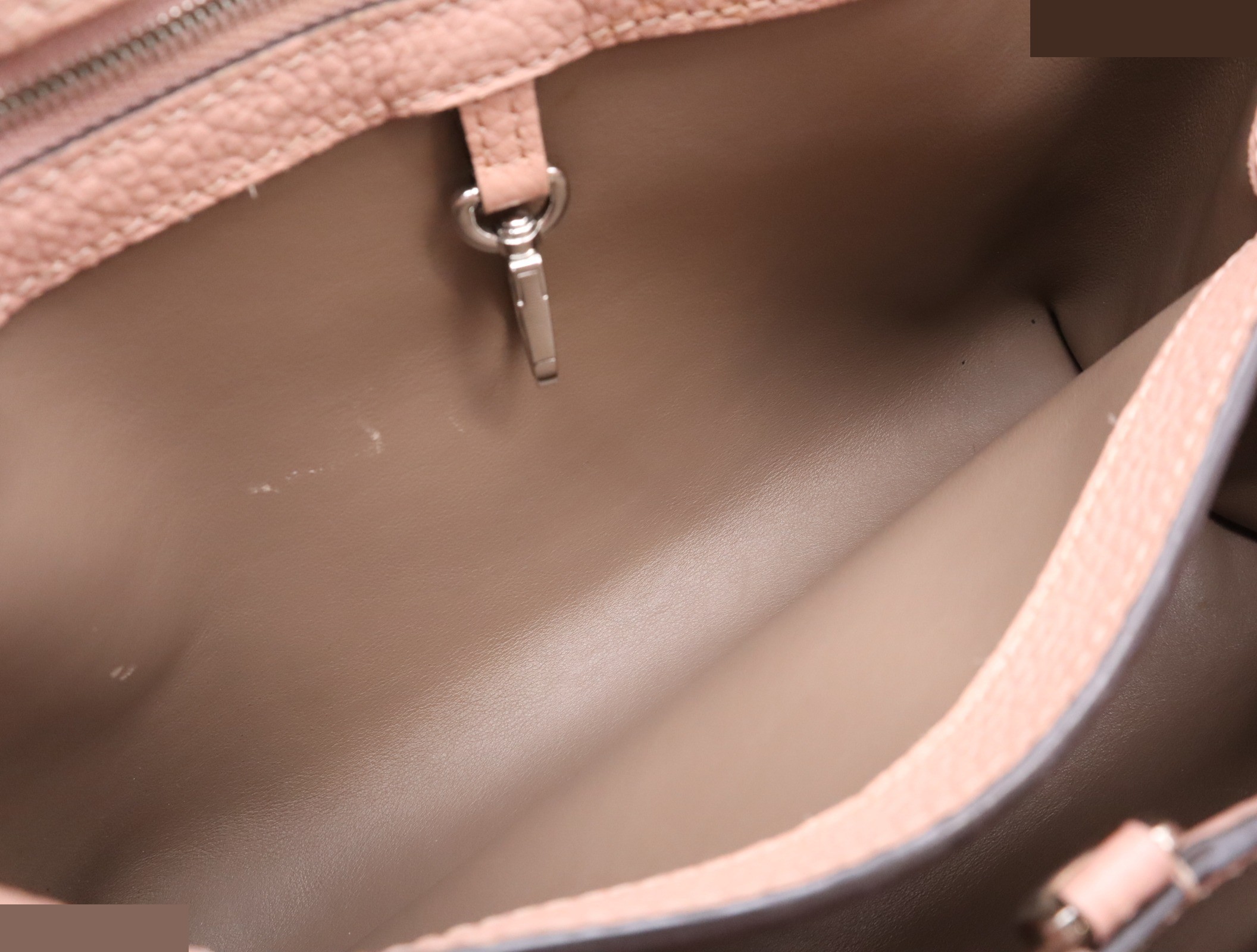 Capucines PM Magnolia (with shoulder strap, dust bag, and box) — view 9