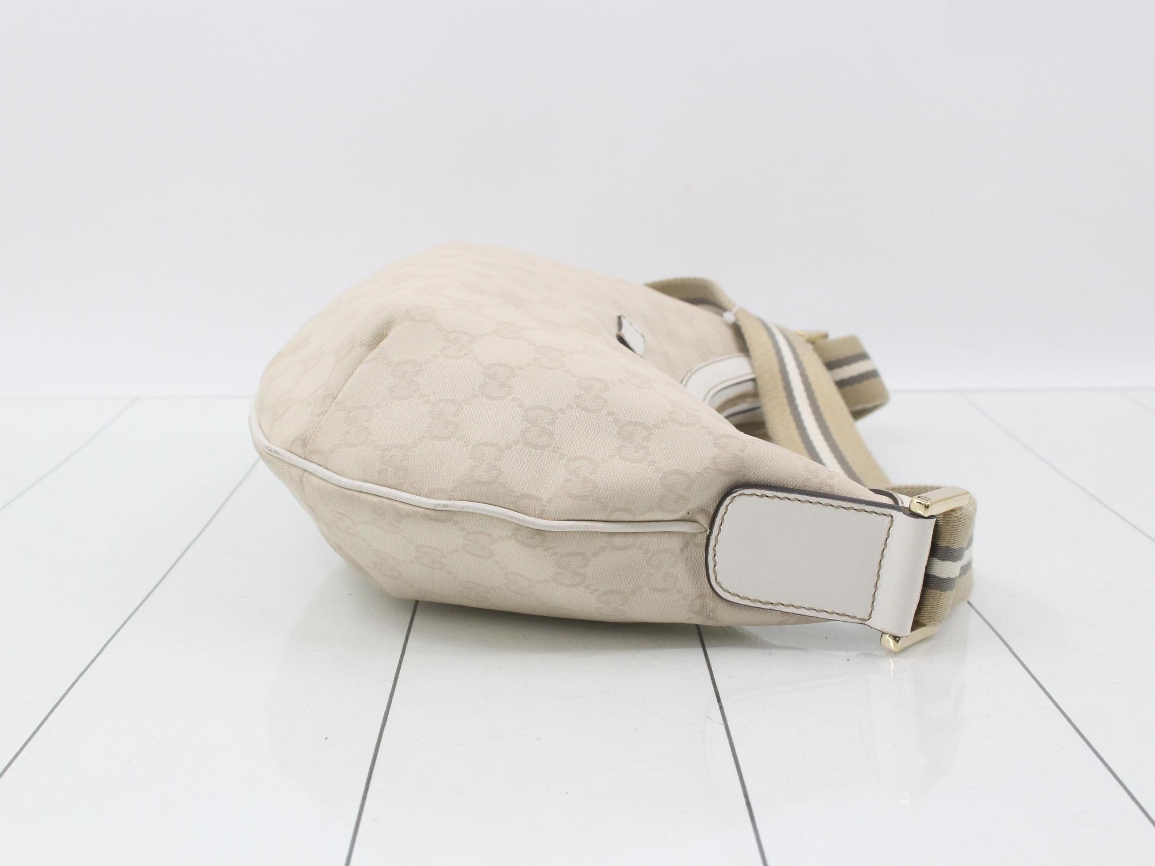 GG Canvas Sherry Shoulder Bag — view 3