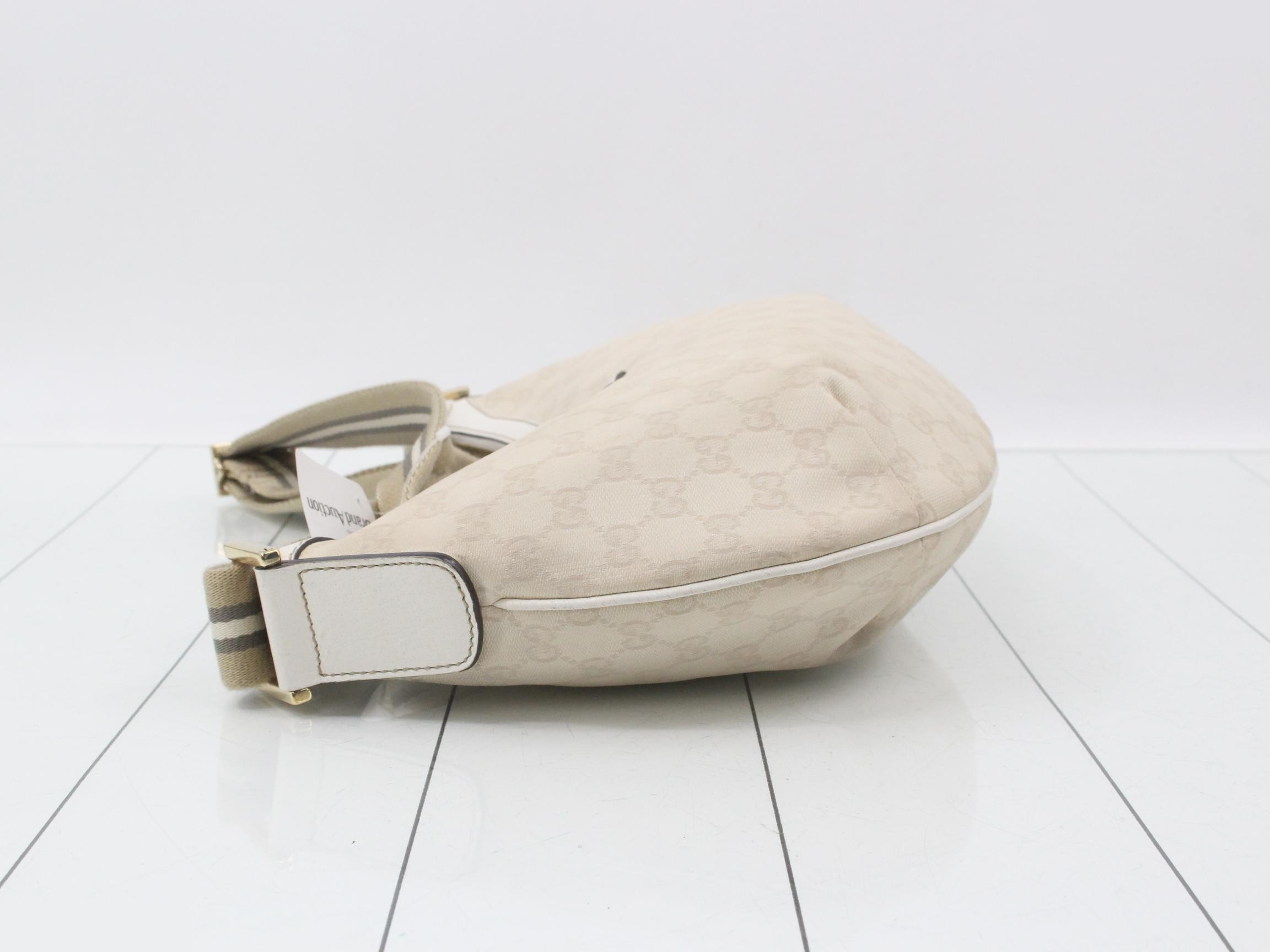 GG Canvas Sherry Shoulder Bag — view 4