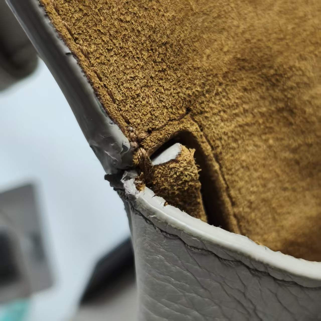 【*Shipped from: China*】BOTTEGA VENETA Angle Leather Shoulder Bag — view 12