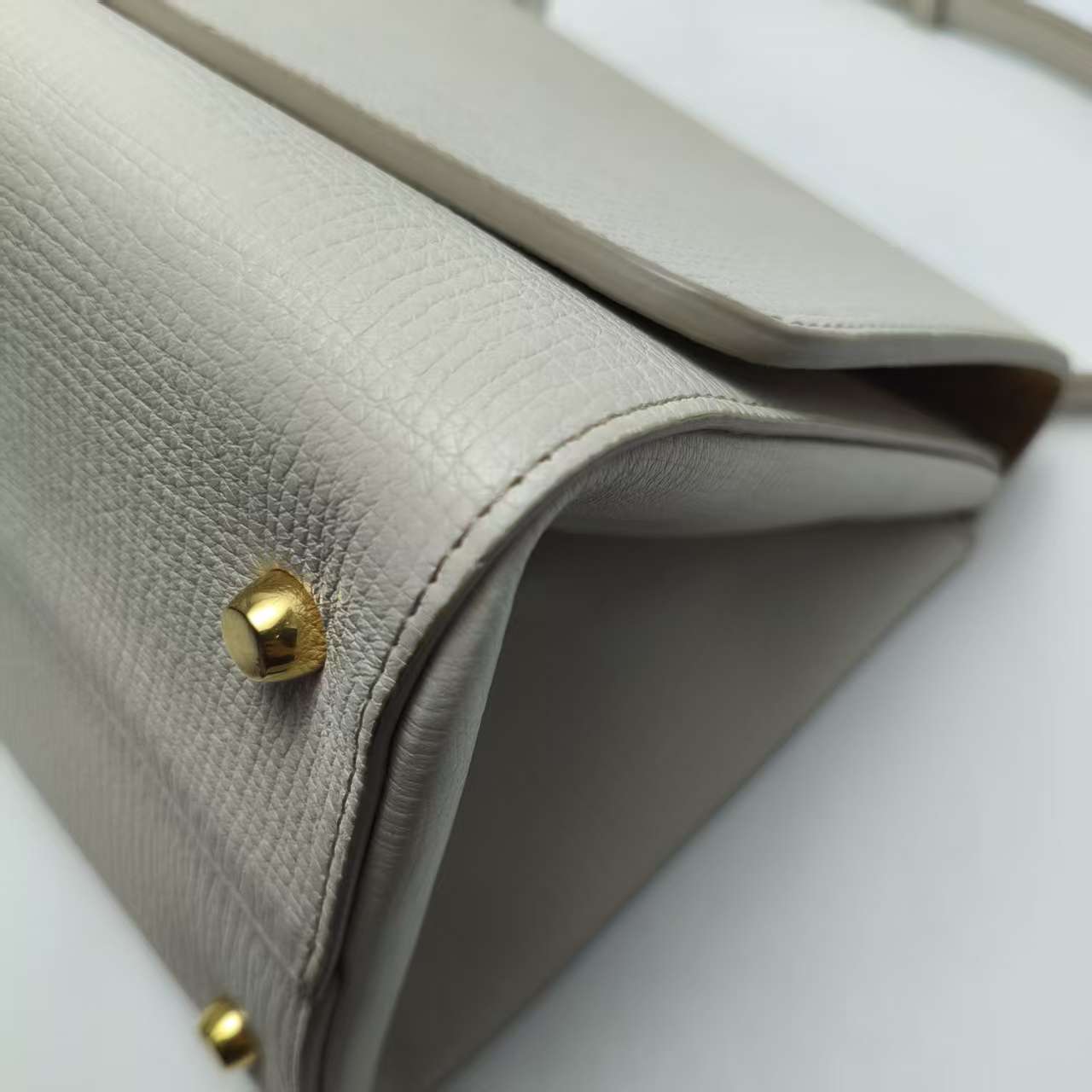 【*Shipped from: China*】BOTTEGA VENETA Angle Leather Shoulder Bag — view 7