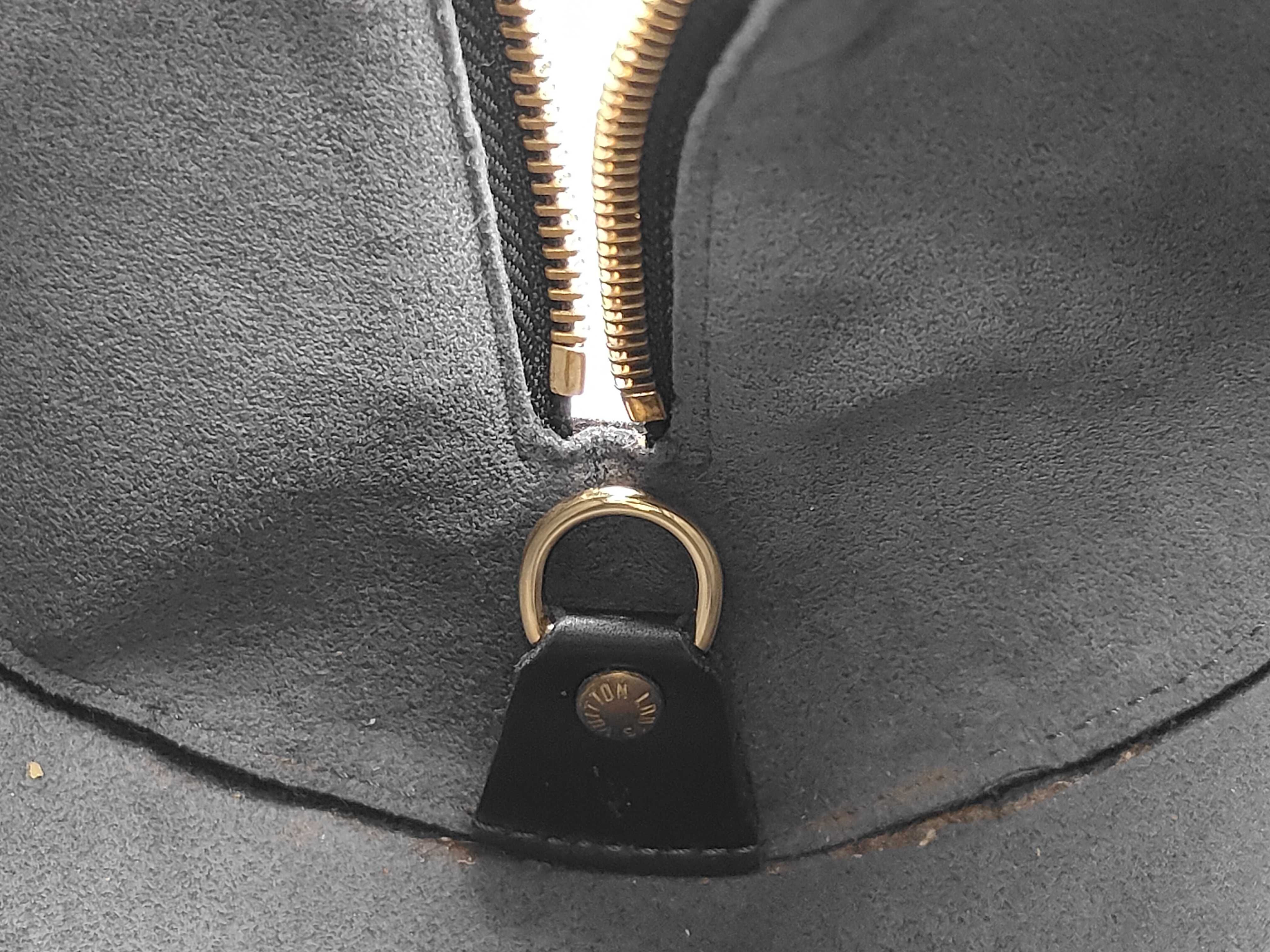Epi Louis Vuitton Epi Soufflot M52222 Noir Black Handbag — view 9