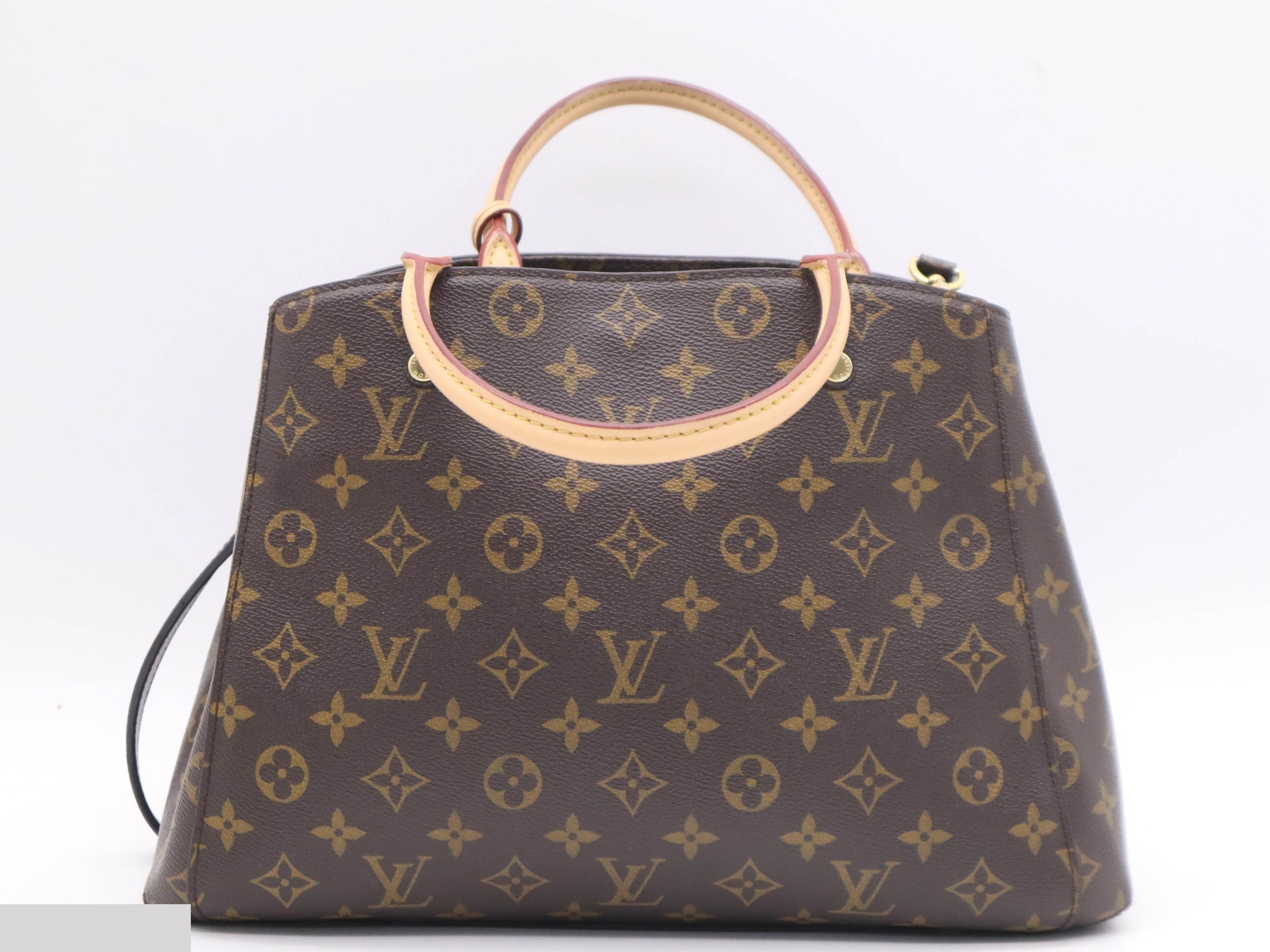 Montaigne MM (Shoulder strap, padlock, 2 keys, clochette, and dust bag included) — view 2