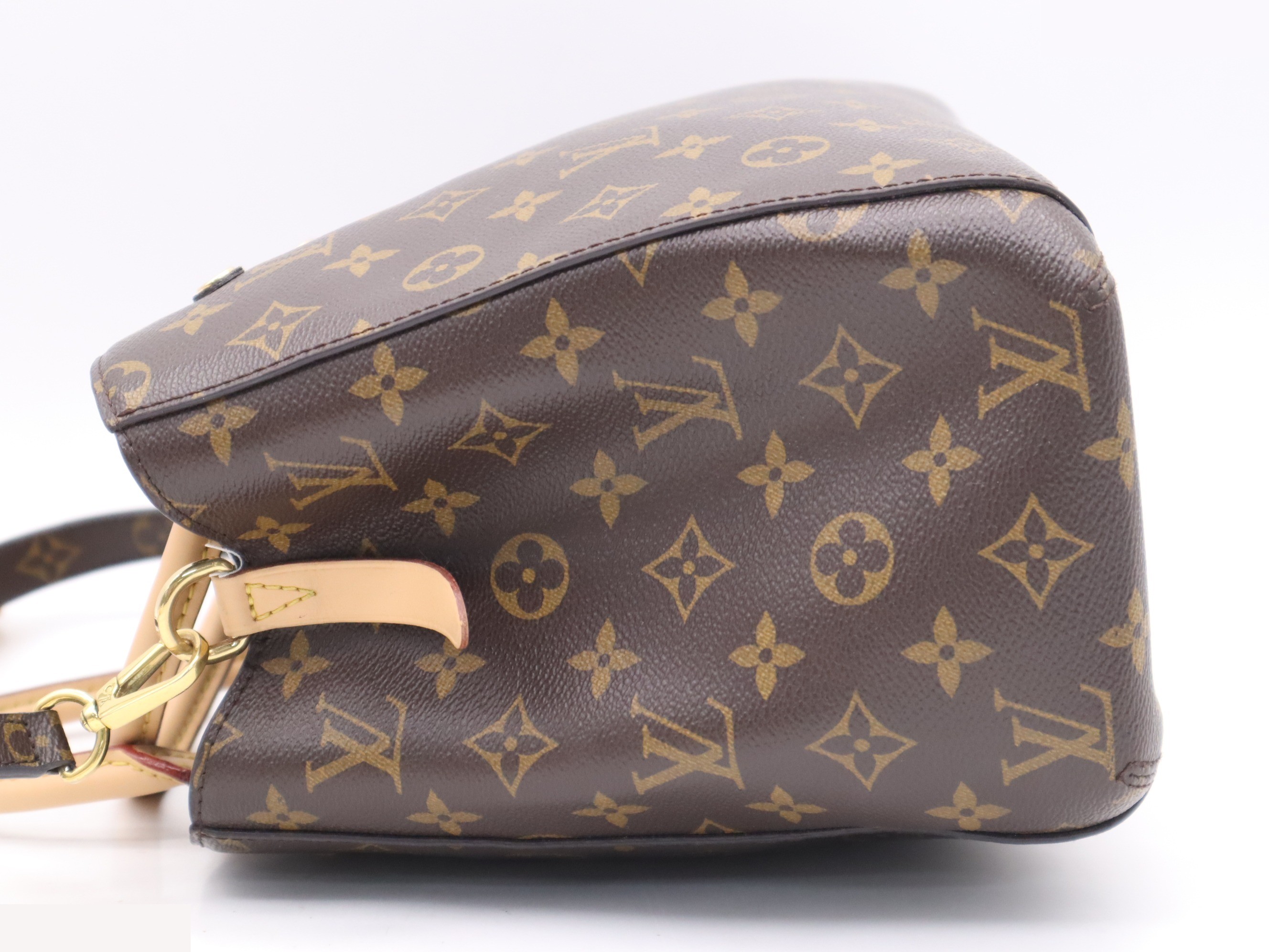 Montaigne MM (Shoulder strap, padlock, 2 keys, clochette, and dust bag included) — view 3