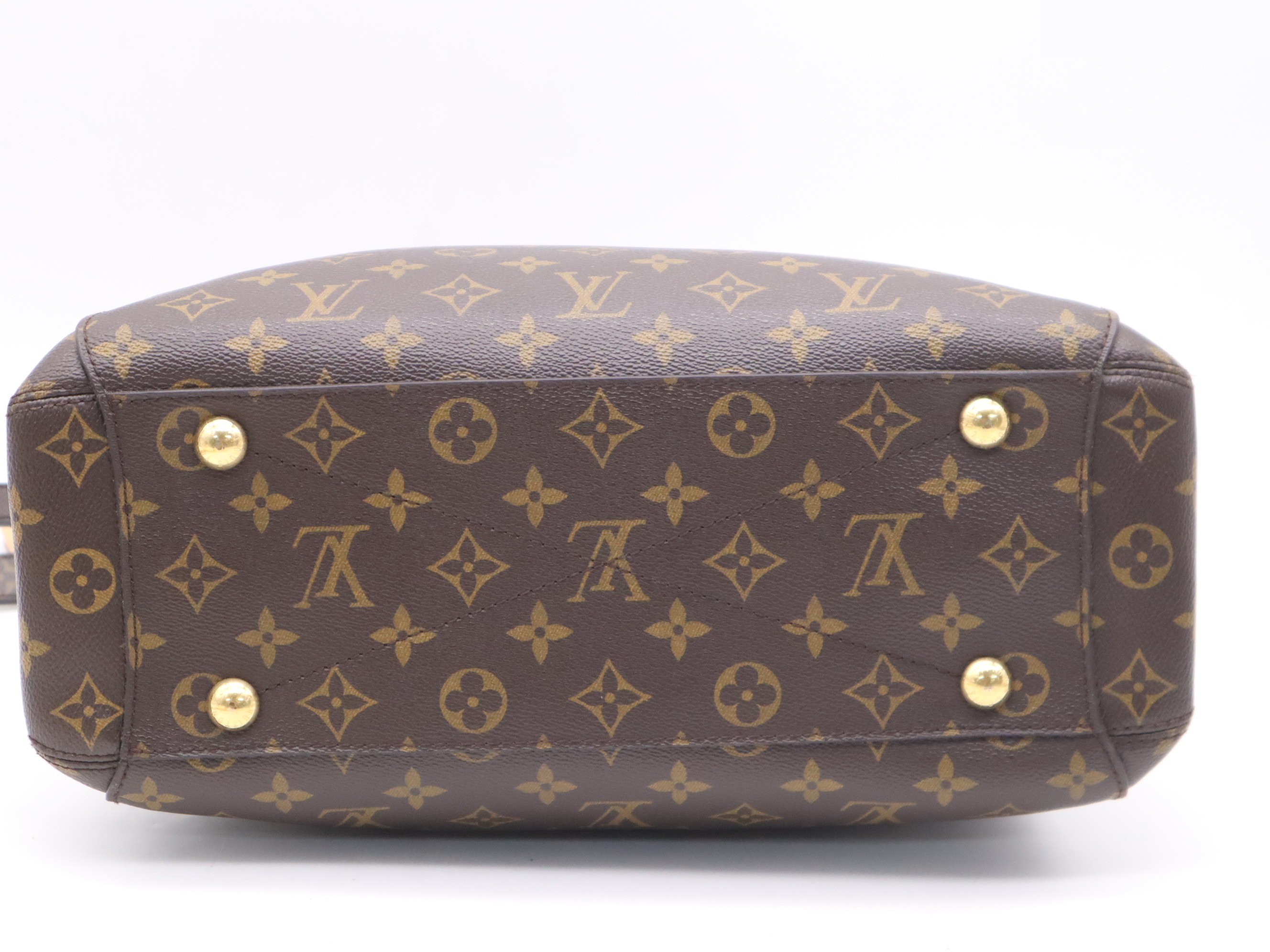 Montaigne MM (Shoulder strap, padlock, 2 keys, clochette, and dust bag included) — view 4