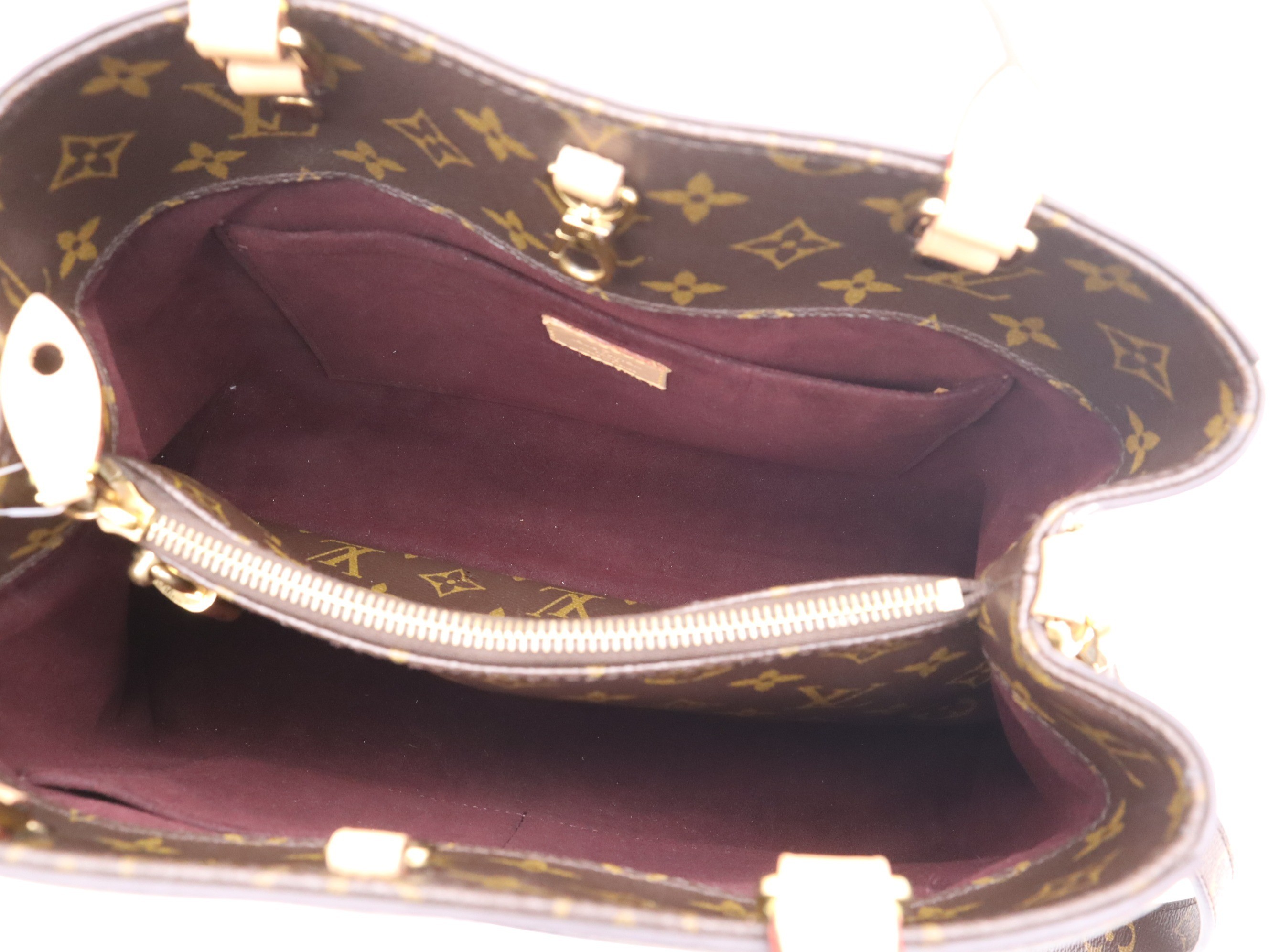 Montaigne MM (Shoulder strap, padlock, 2 keys, clochette, and dust bag included) — view 7