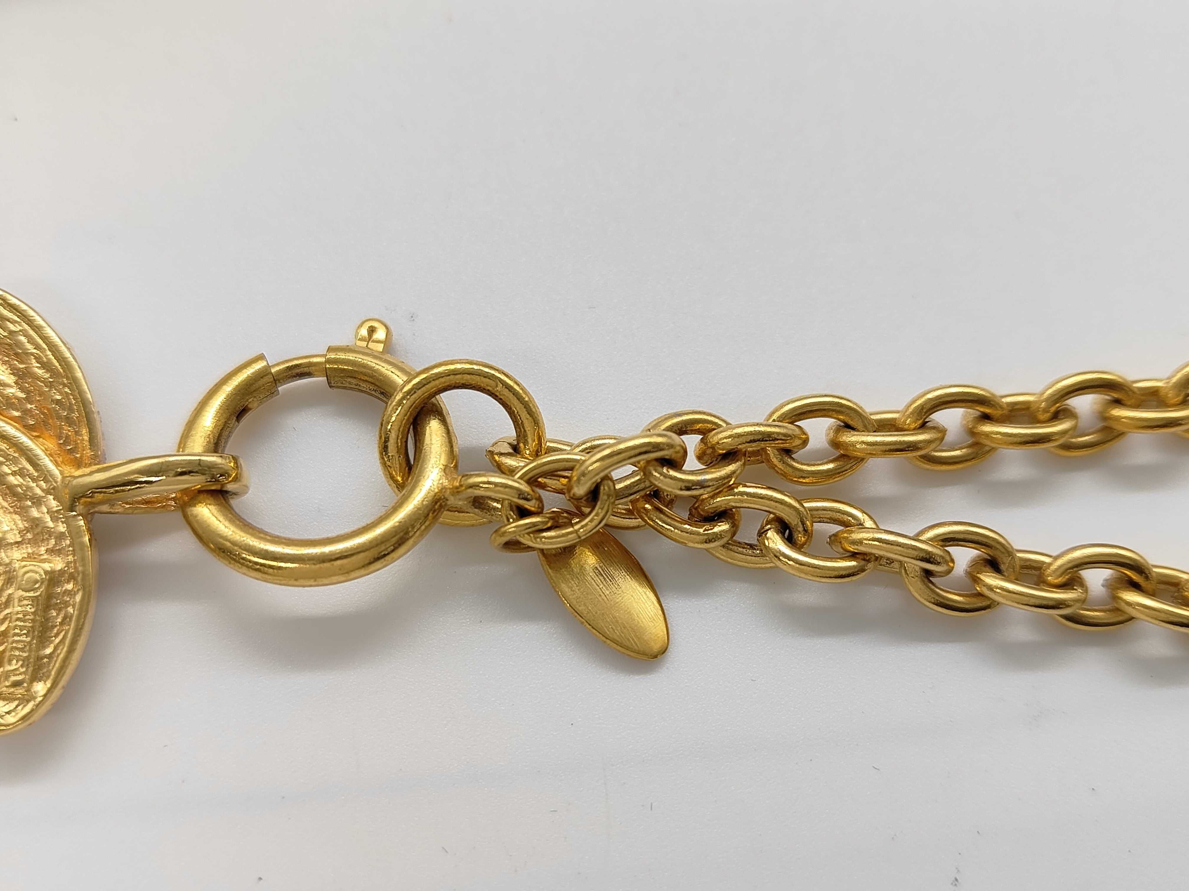 necklace with box, quilted design. — view 4