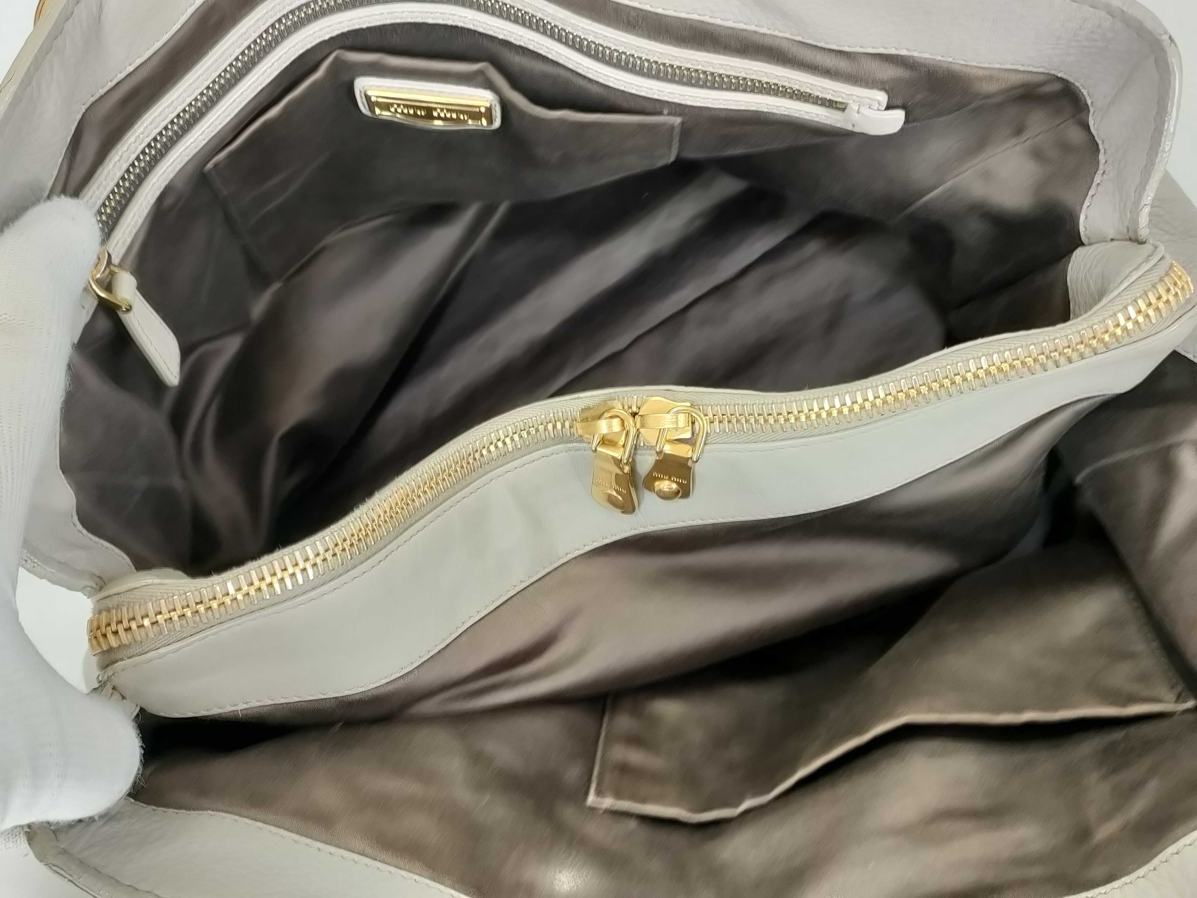 Vitello Luxe One-Shoulder Bag Tote Bag Gathered Tote Bag — view 10
