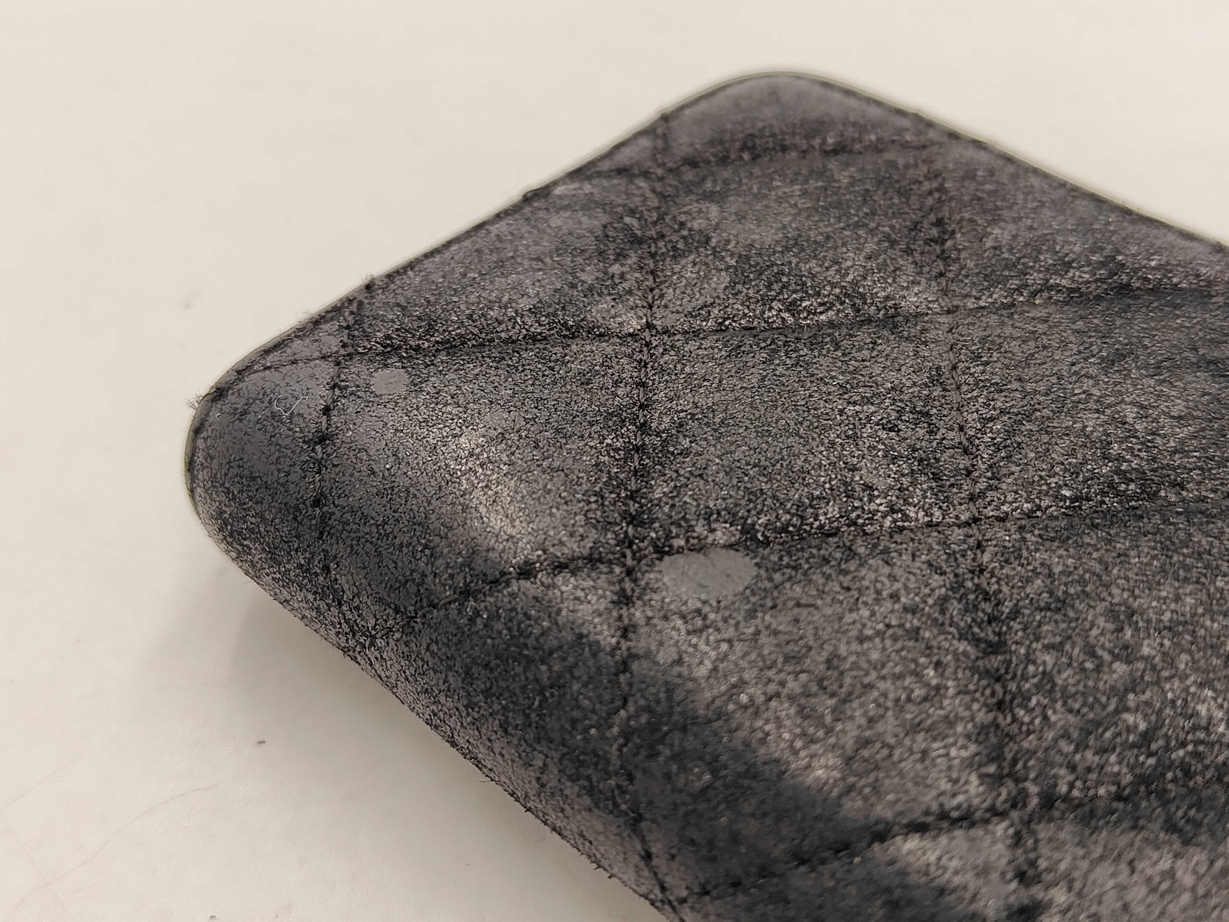 Matelassé Chain Me Goatskin Coin Case (with seal, card, and box) — view 11