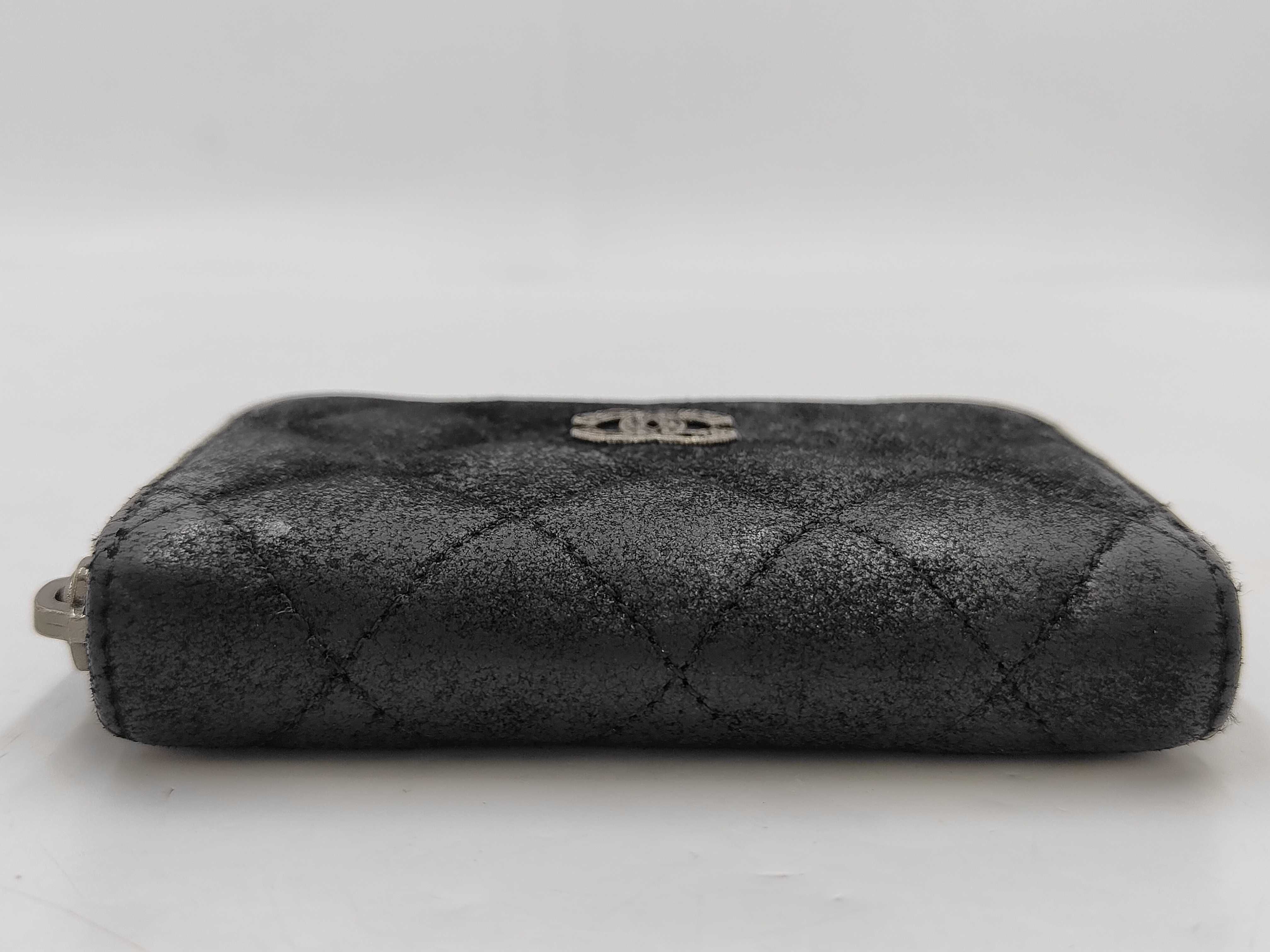 Matelassé Chain Me Goatskin Coin Case (with seal, card, and box) — view 3
