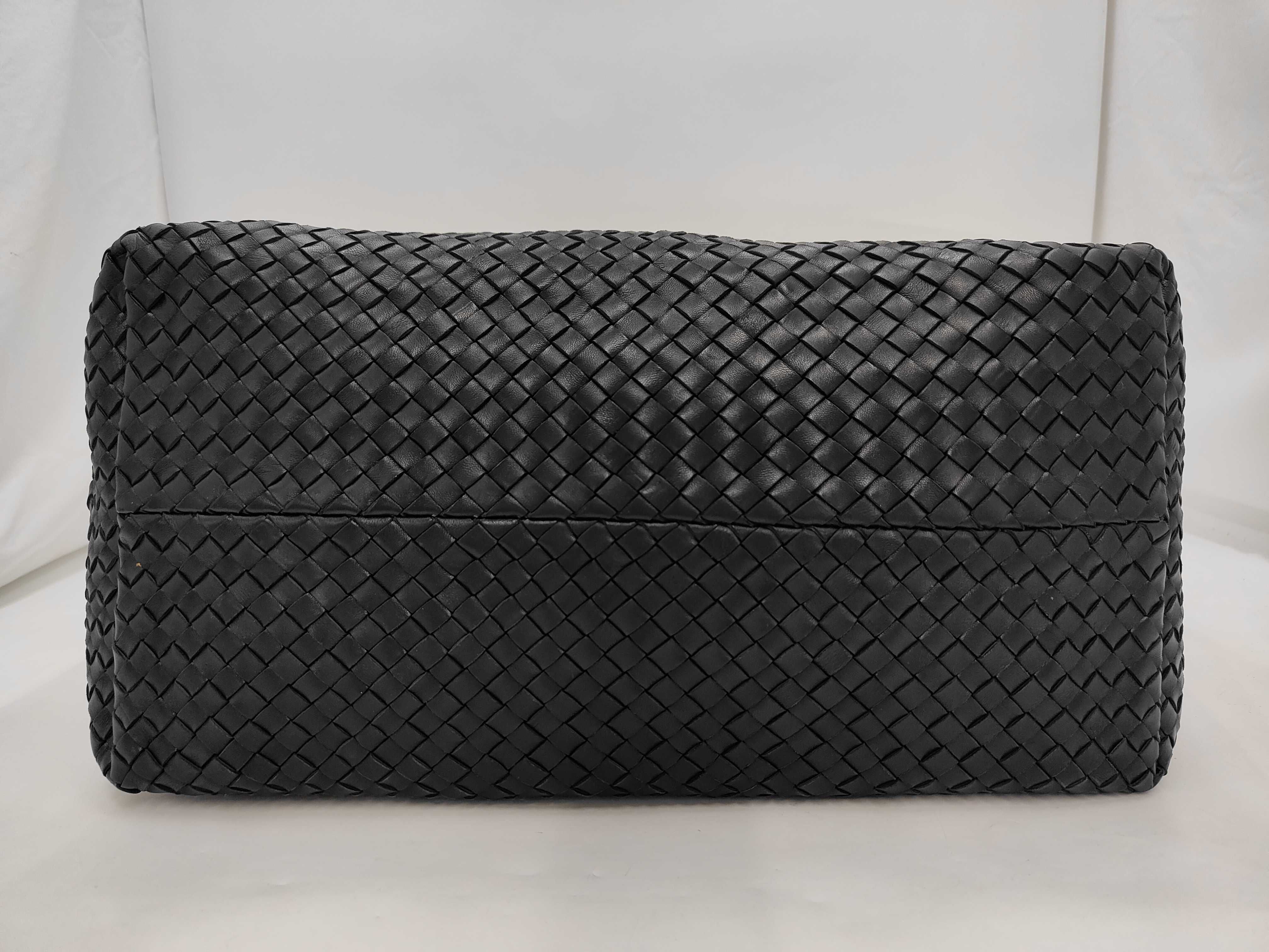 Intrecciato Cabas Tote Bag, Black, with Pouch — view 3