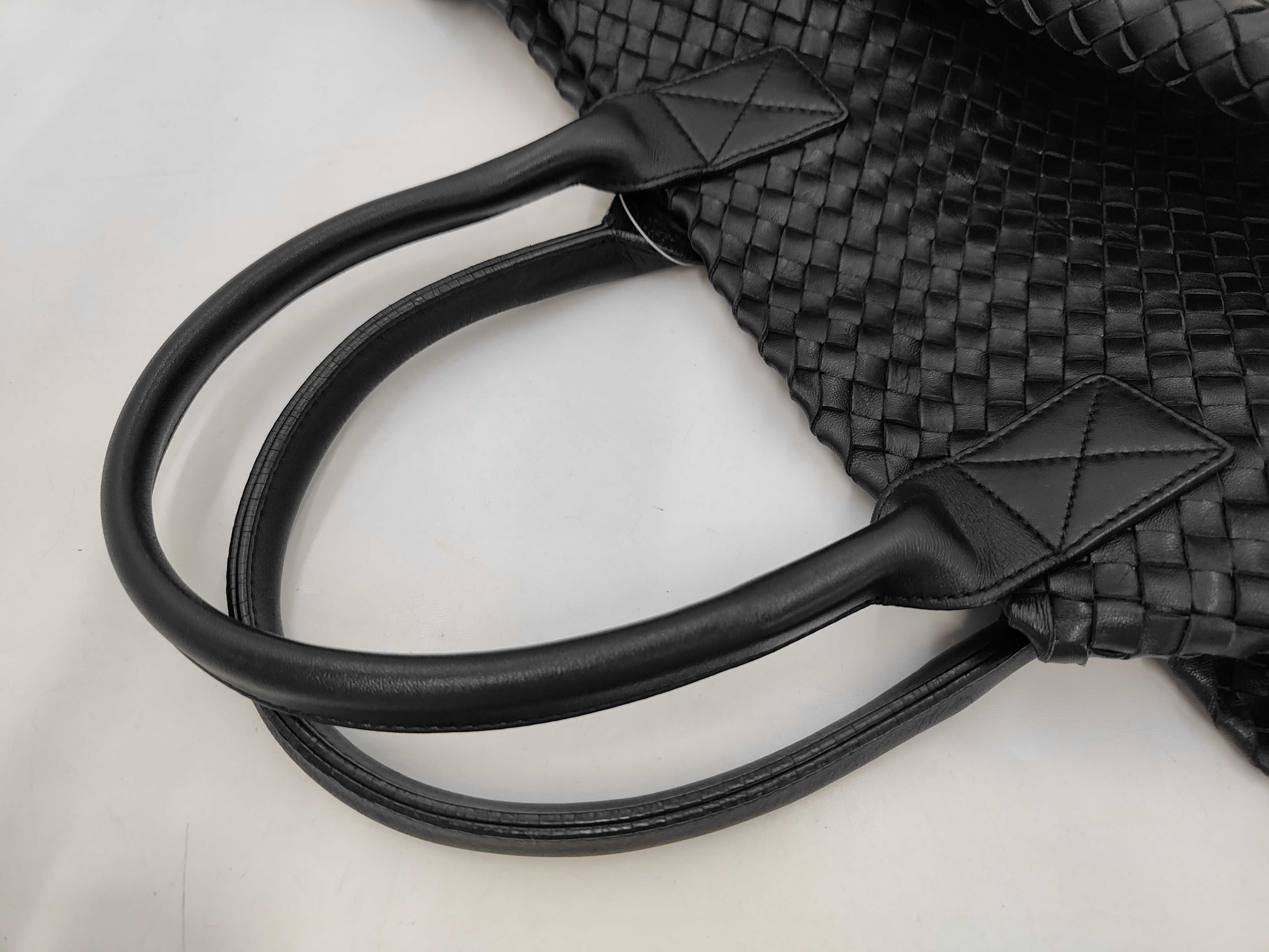 Intrecciato Cabas Tote Bag, Black, with Pouch — view 5
