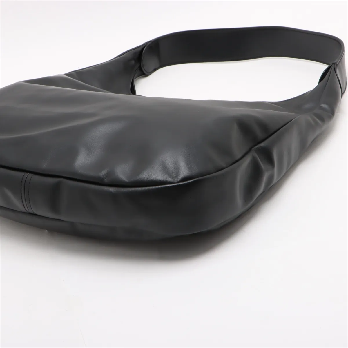 Hobo Leather Shoulder Bag Black — view 3