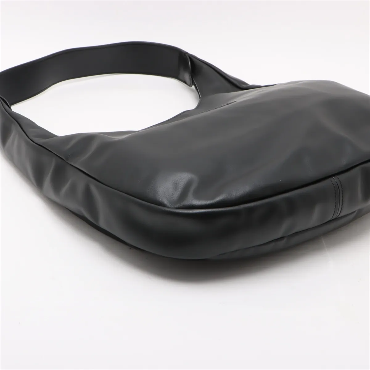 Hobo Leather Shoulder Bag Black — view 4
