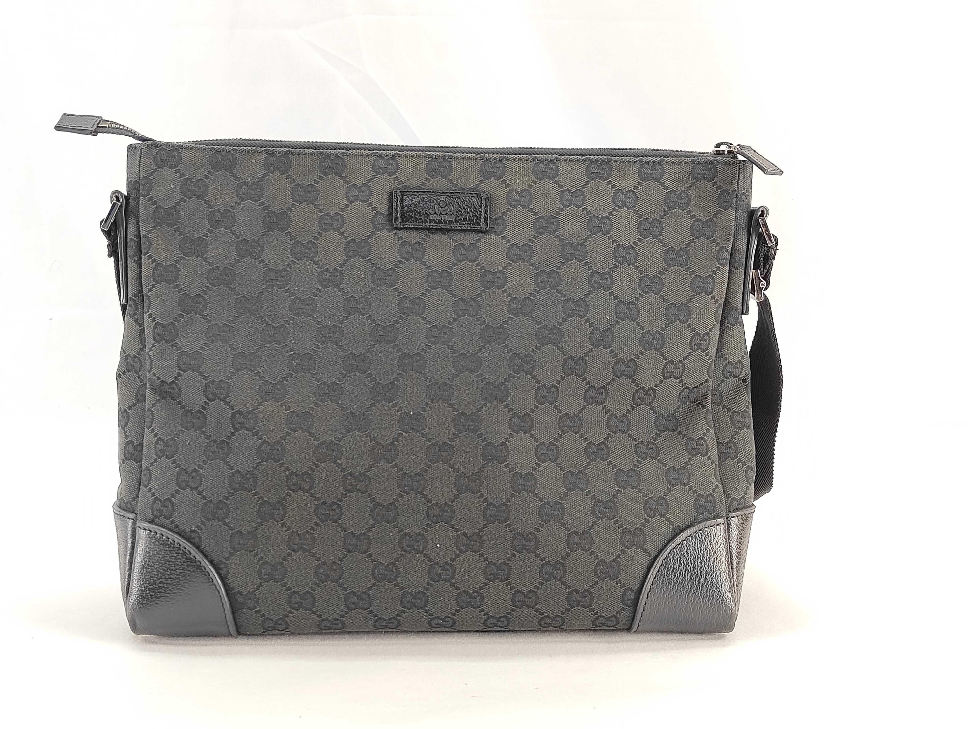 GG Canvas Shoulder Bag, Black