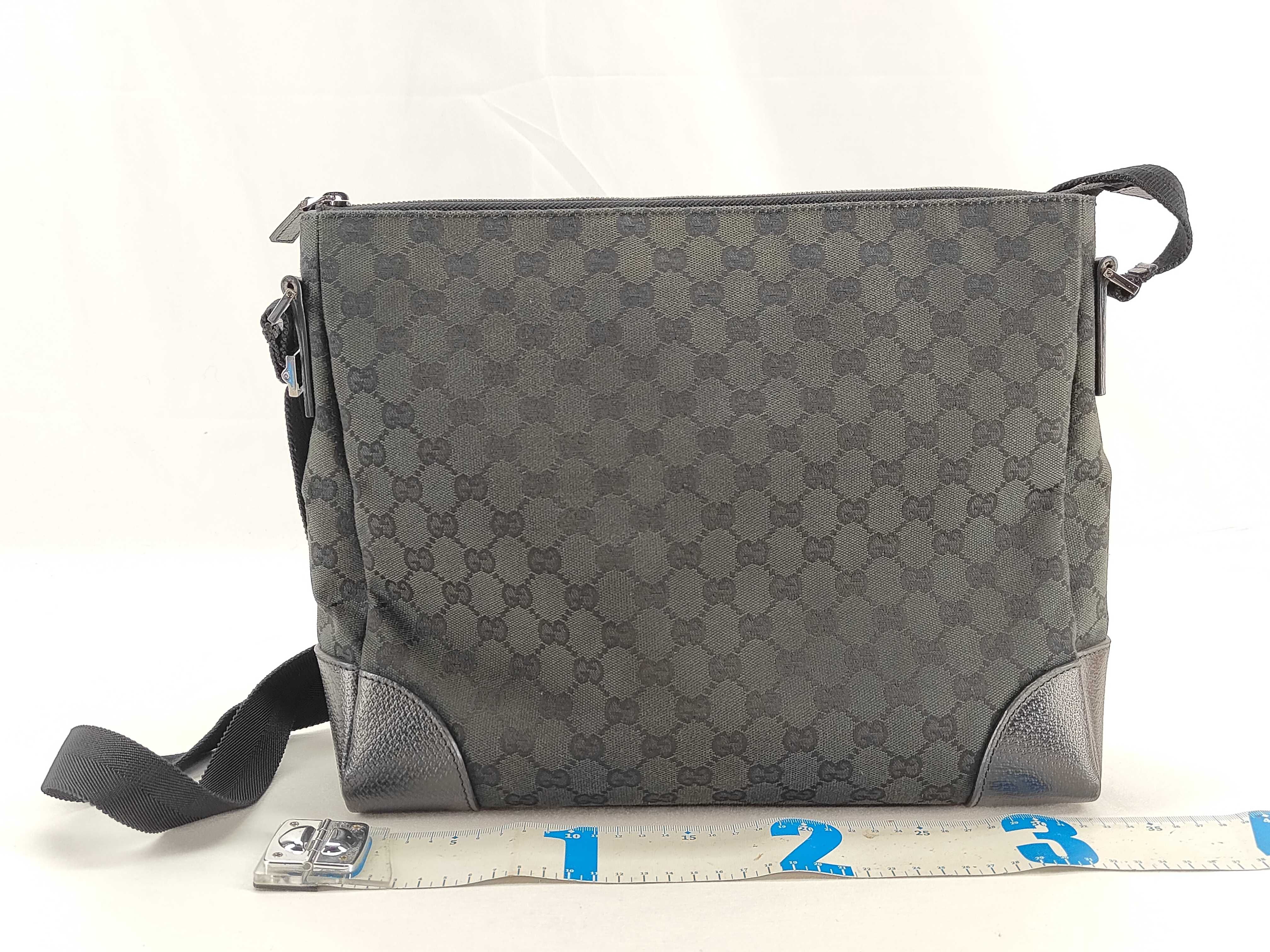 GG Canvas Shoulder Bag, Black — view 2