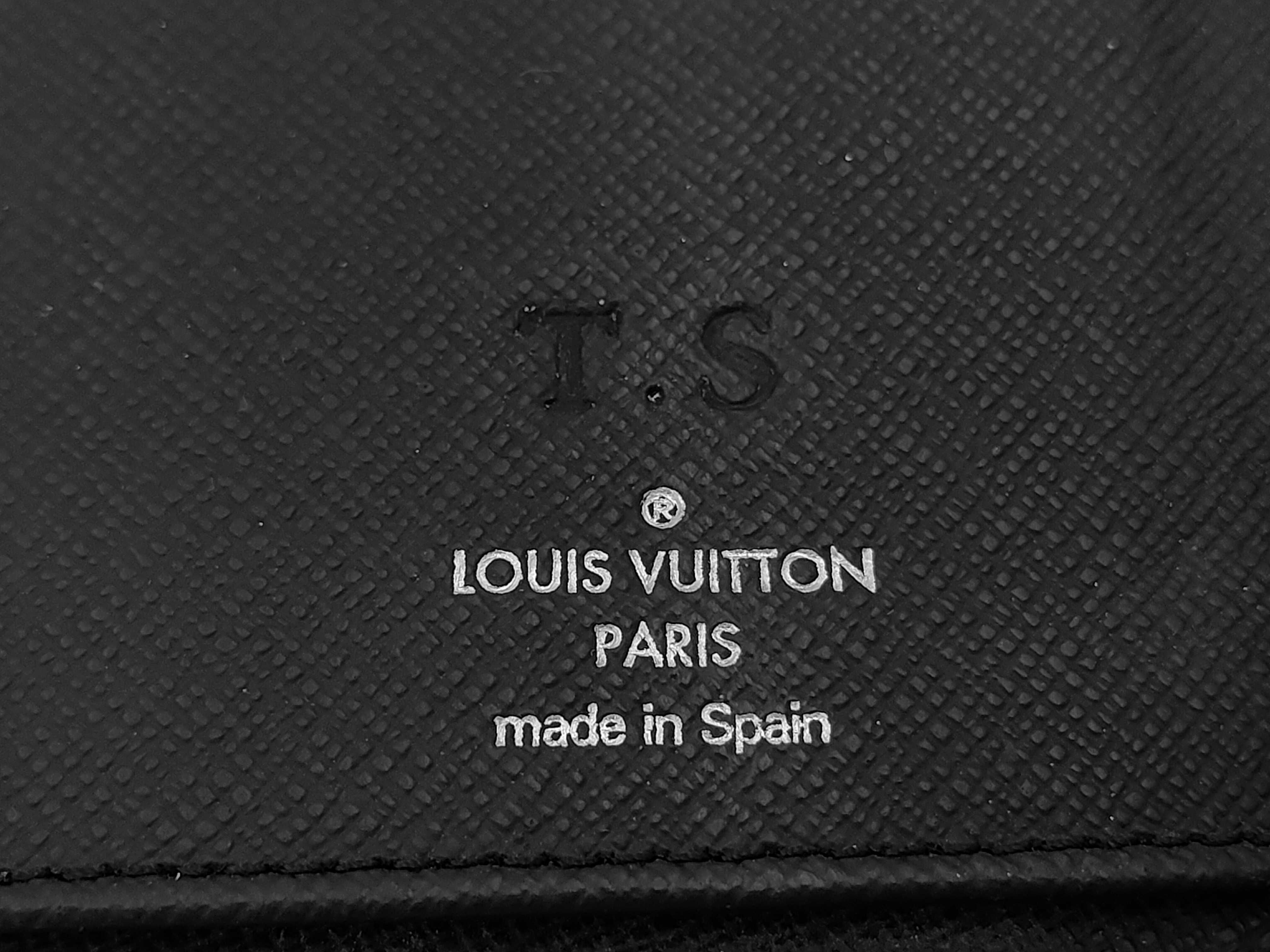 Taiga Zippy Vertical Long Wallet — view 5