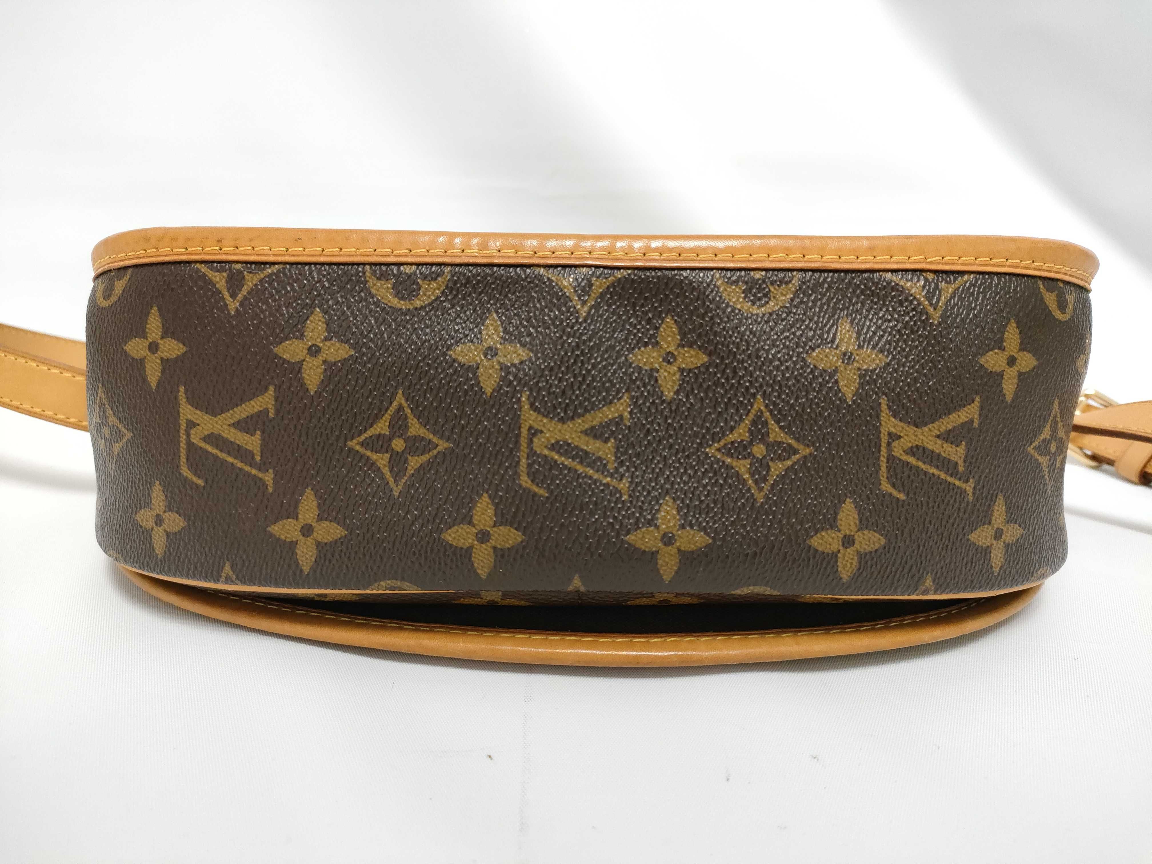 Monogram Louis Vuitton Menilmontant PM Monogram M40474 Shoulder Bag — view 3