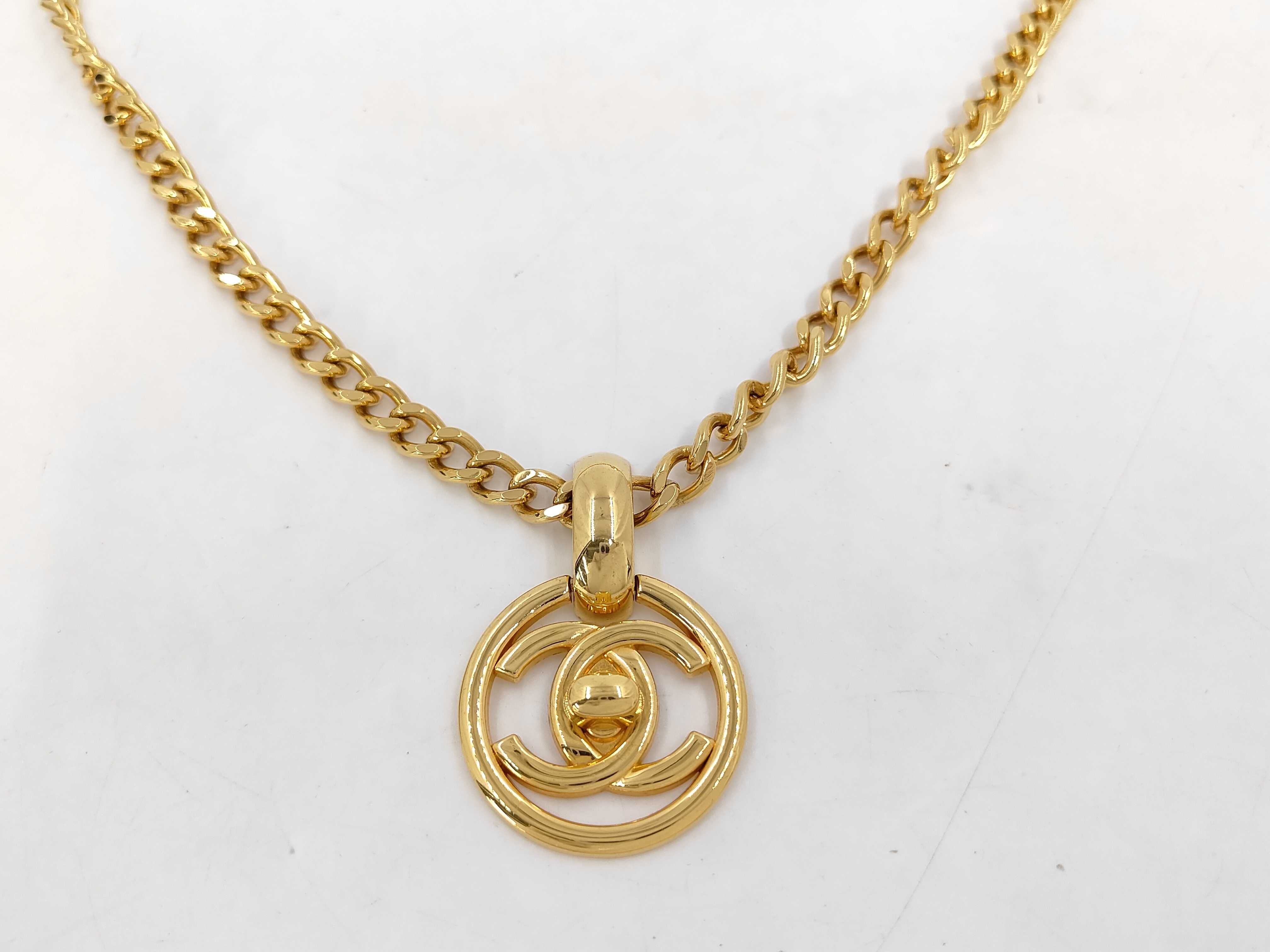 Turnlock Coco Mark Necklace