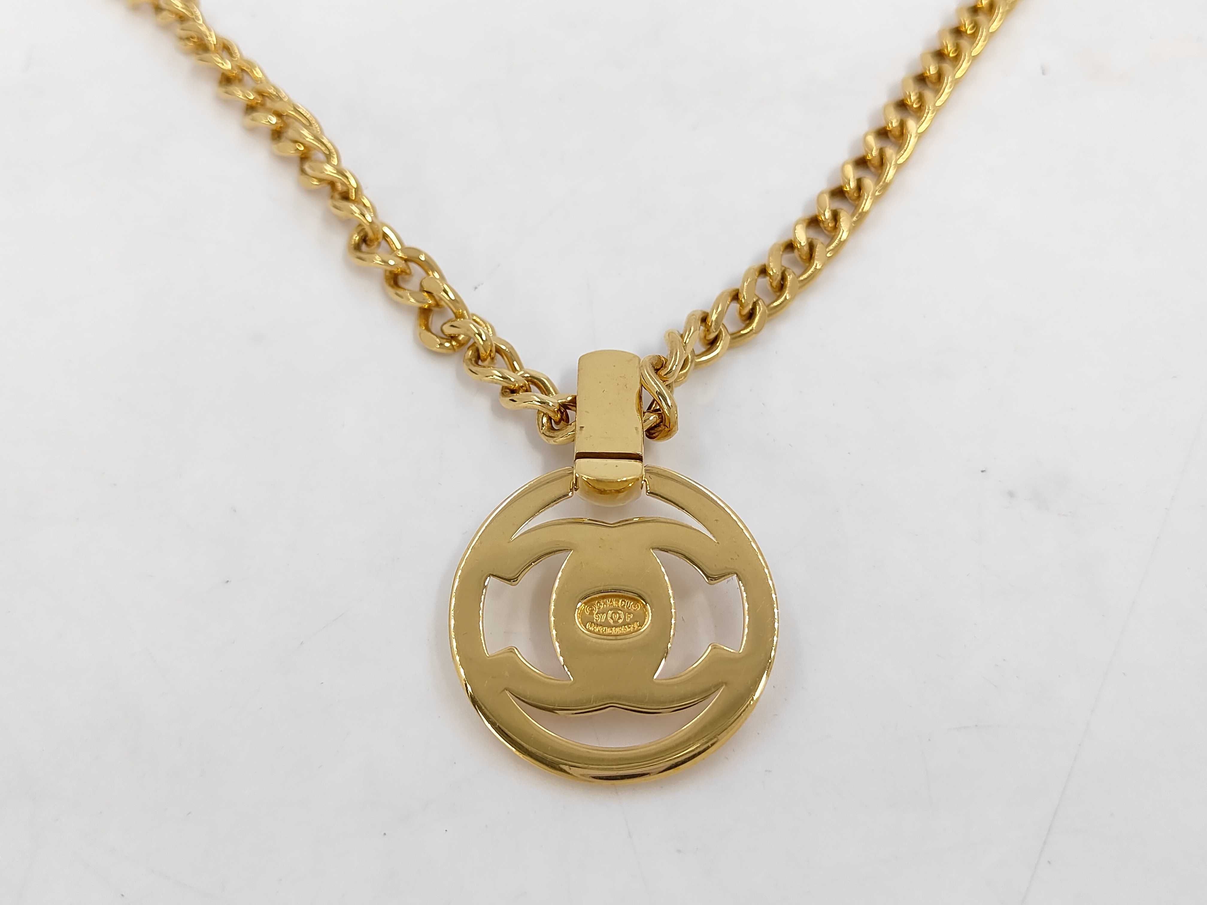 Turnlock Coco Mark Necklace — view 2