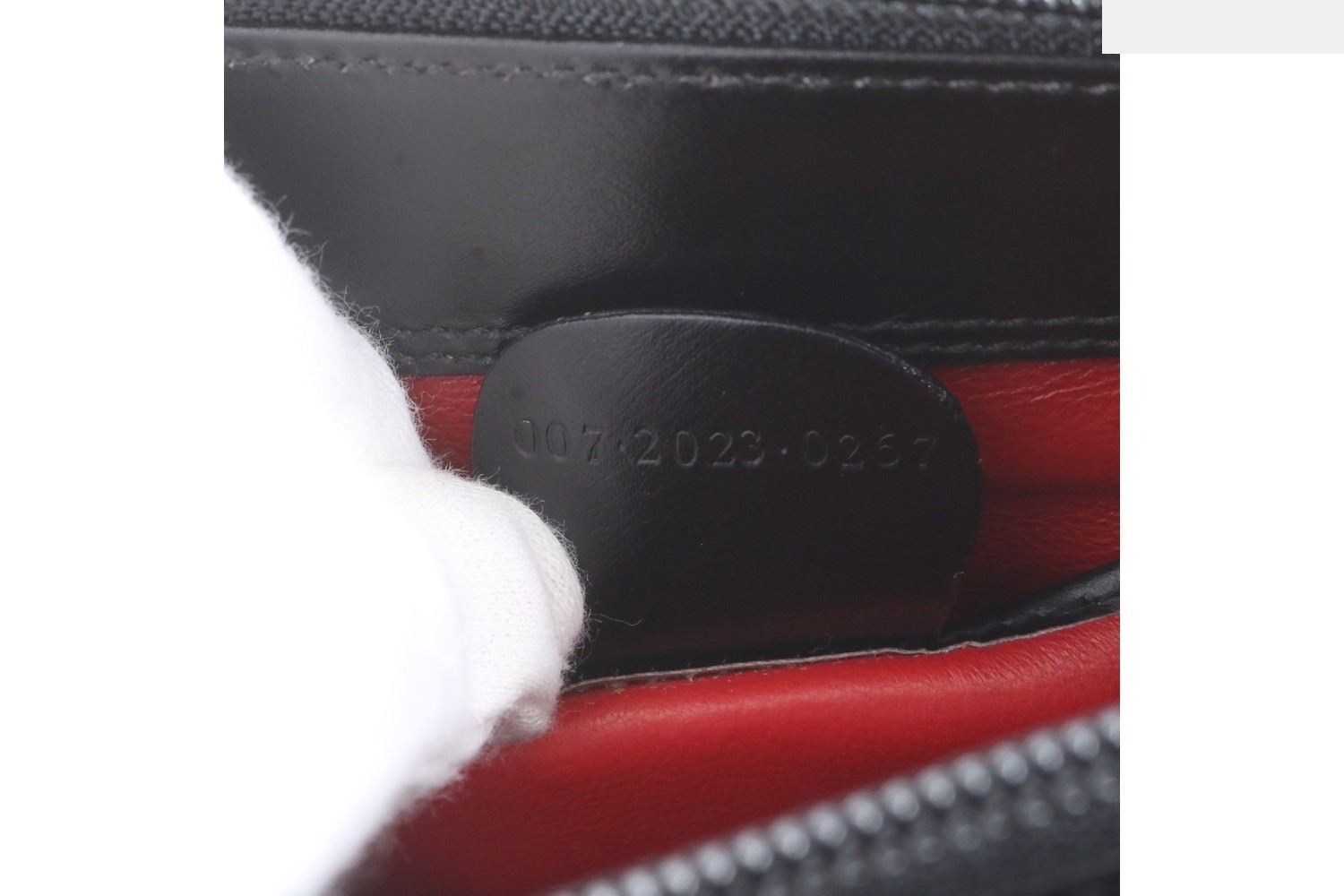 Leather shoulder bag — view 9