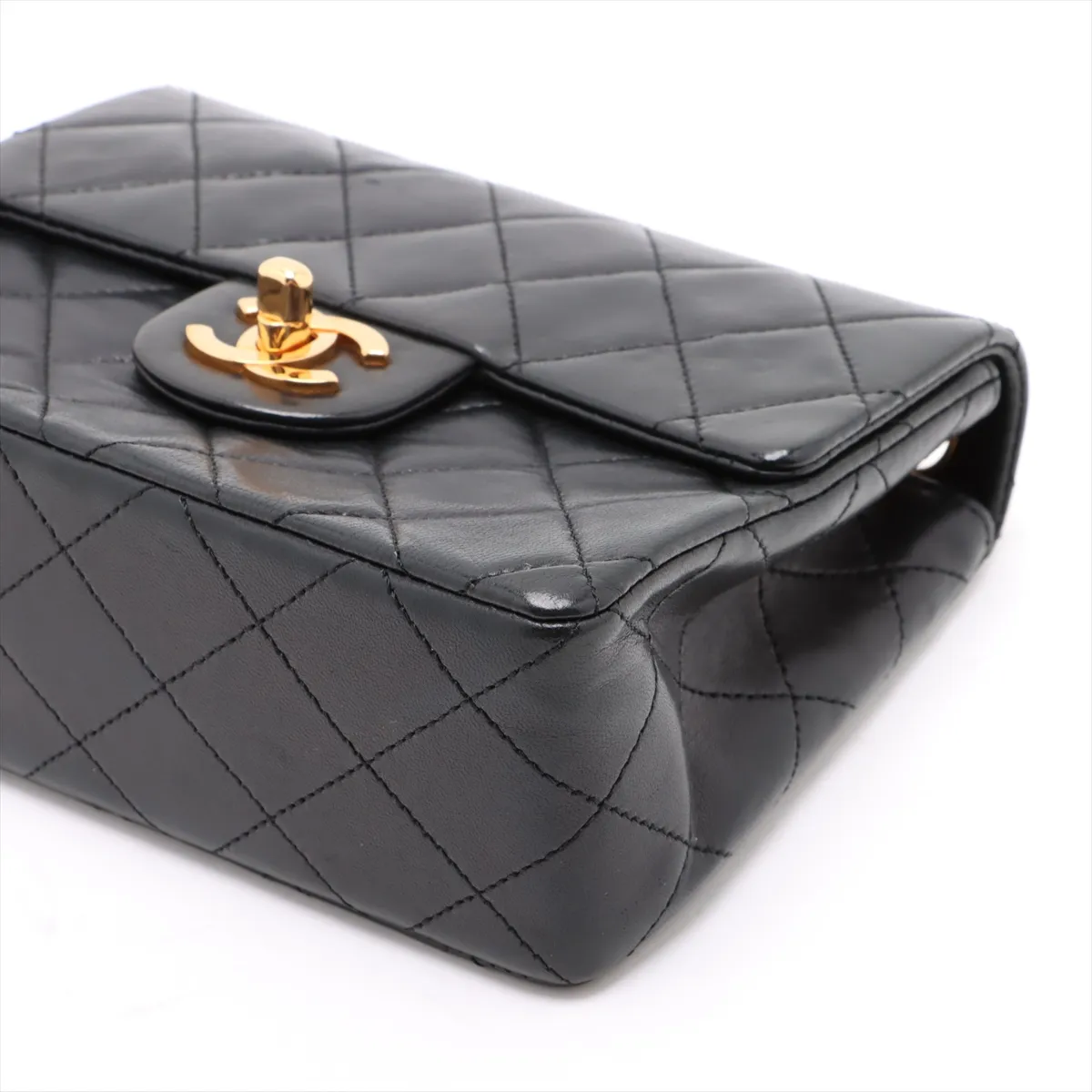 Mini Matelasse 17 Lambskin Single Flap Single Chain Bag Black Gold Hardware 1173269 No. 1 A01115 — view 3