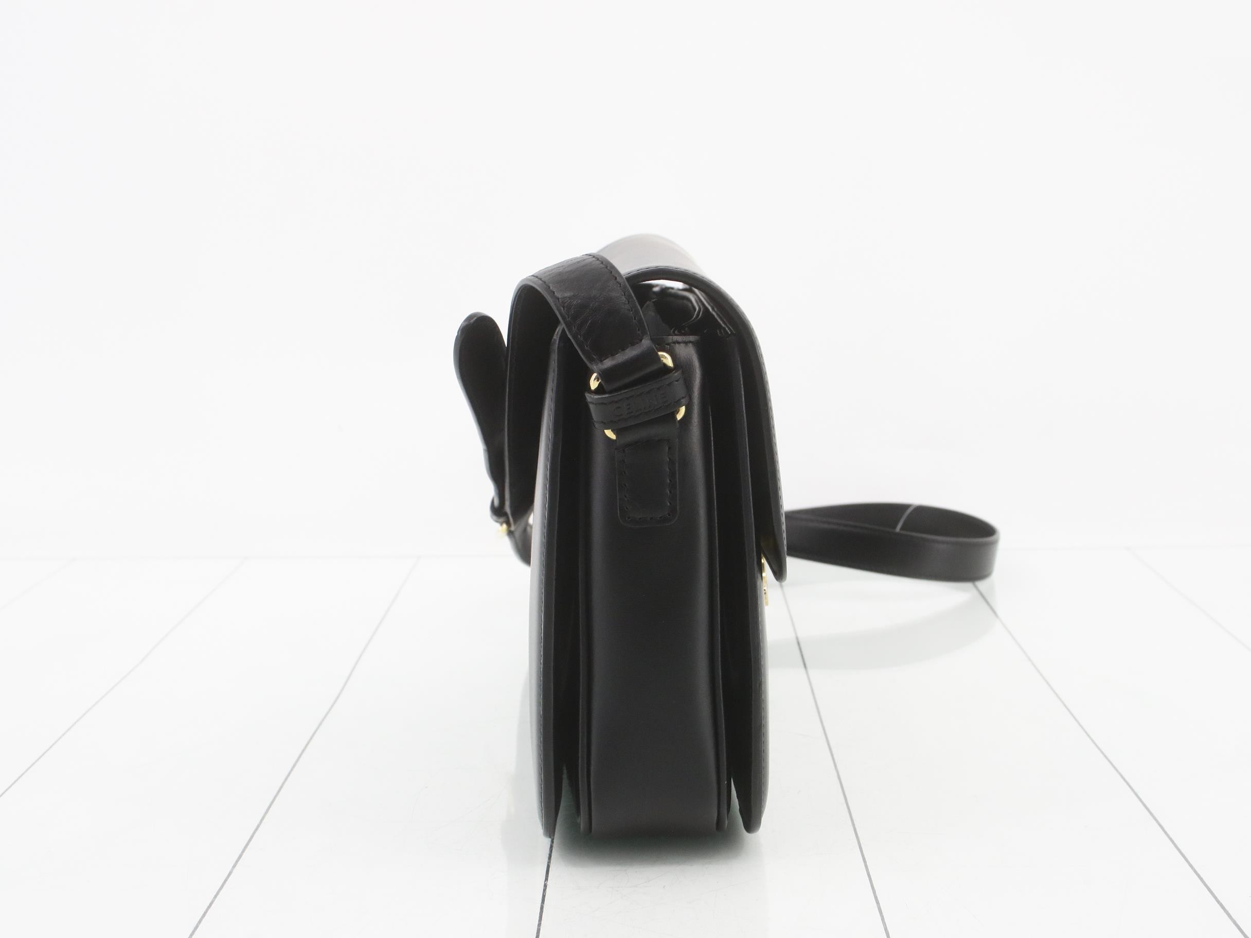 Triomphe Leather Black Shoulder Bag 307 — view 4