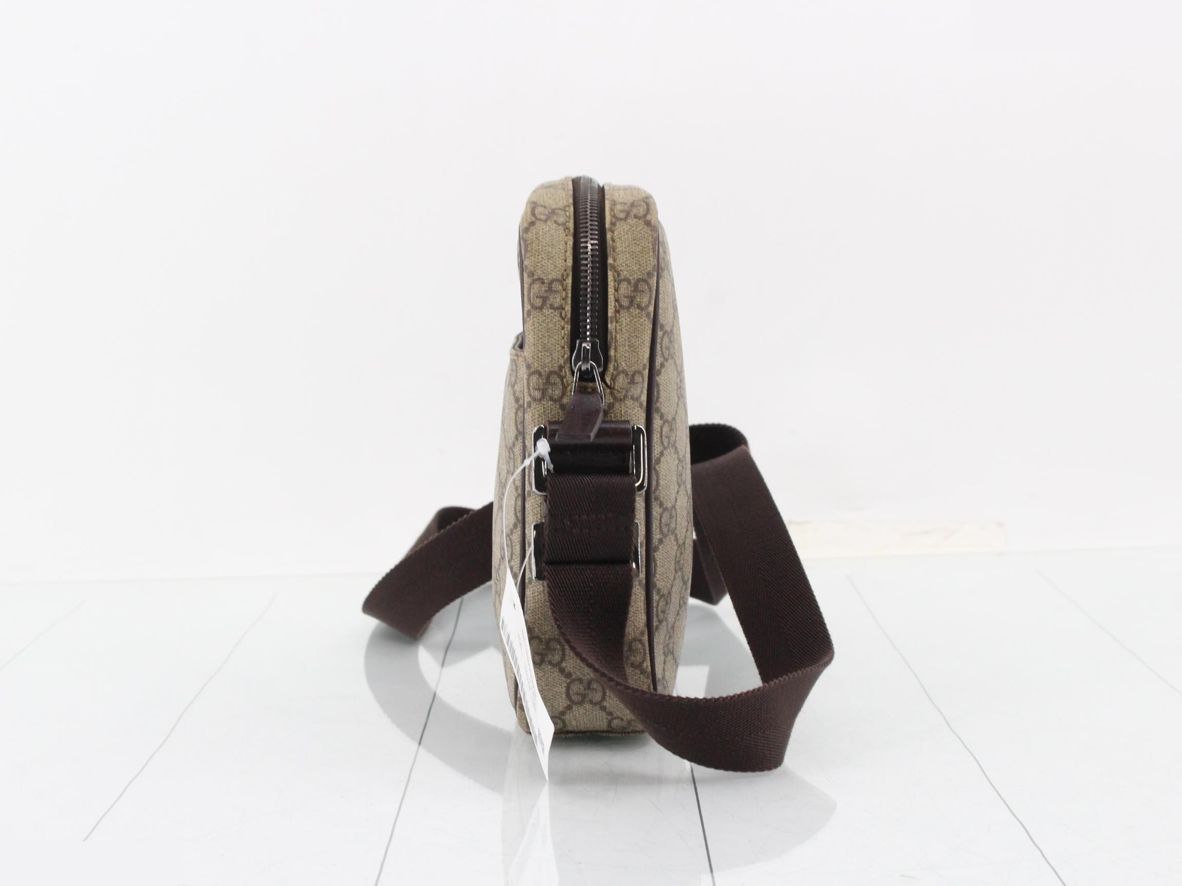 GG Supreme Shoulder Bag — view 3