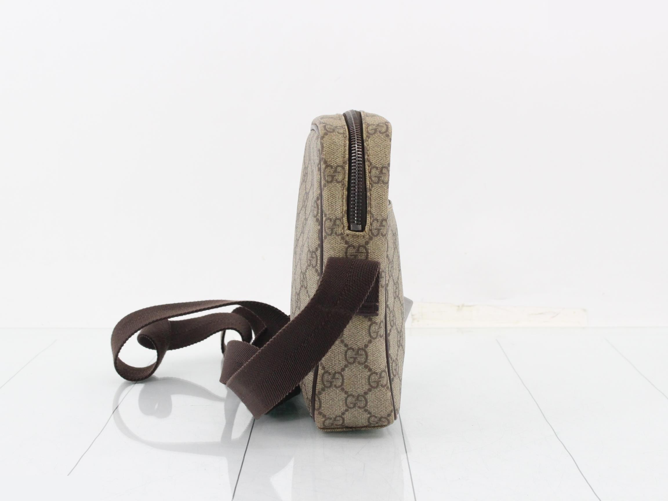 GG Supreme Shoulder Bag — view 4