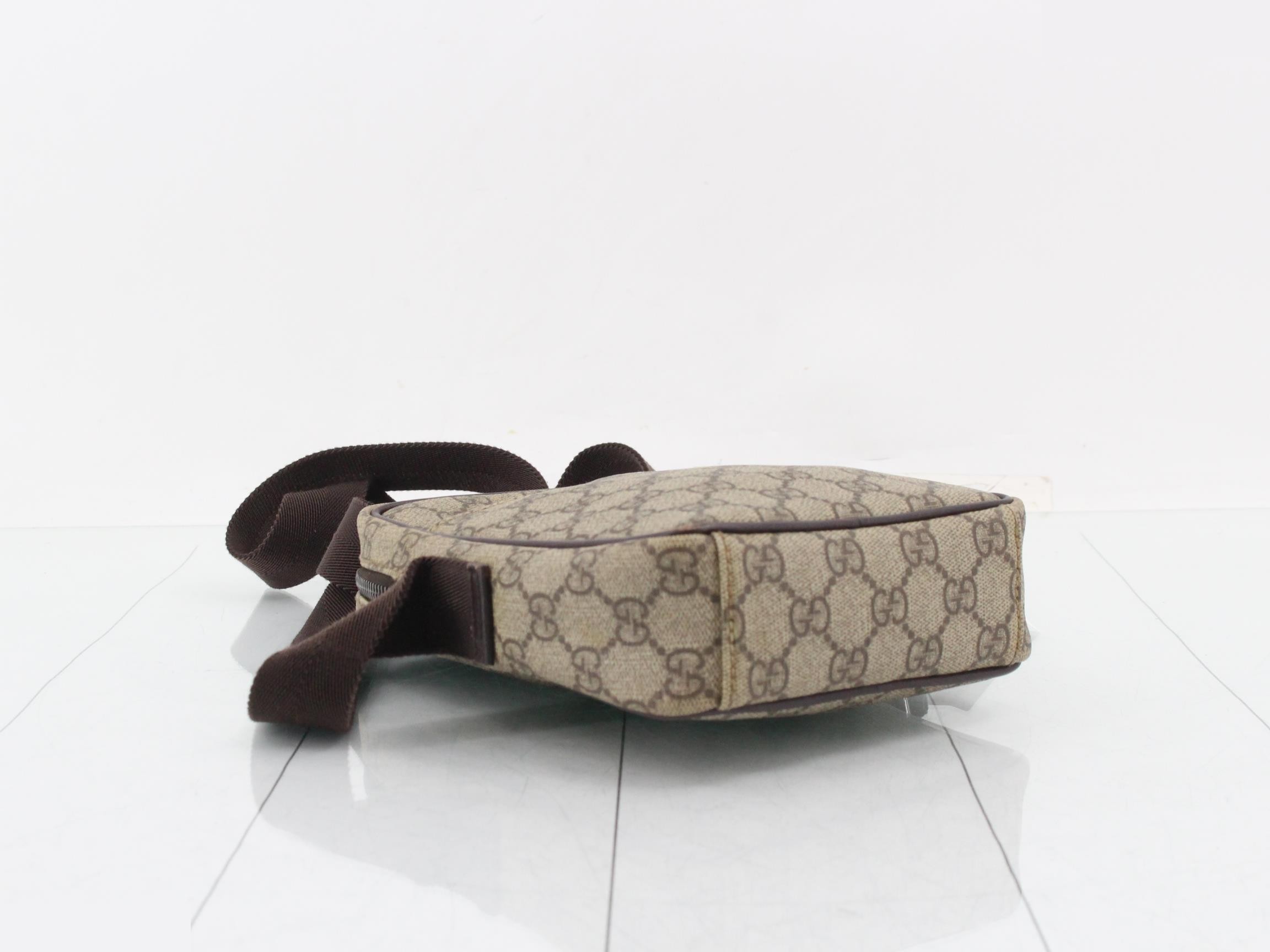 GG Supreme Shoulder Bag — view 5