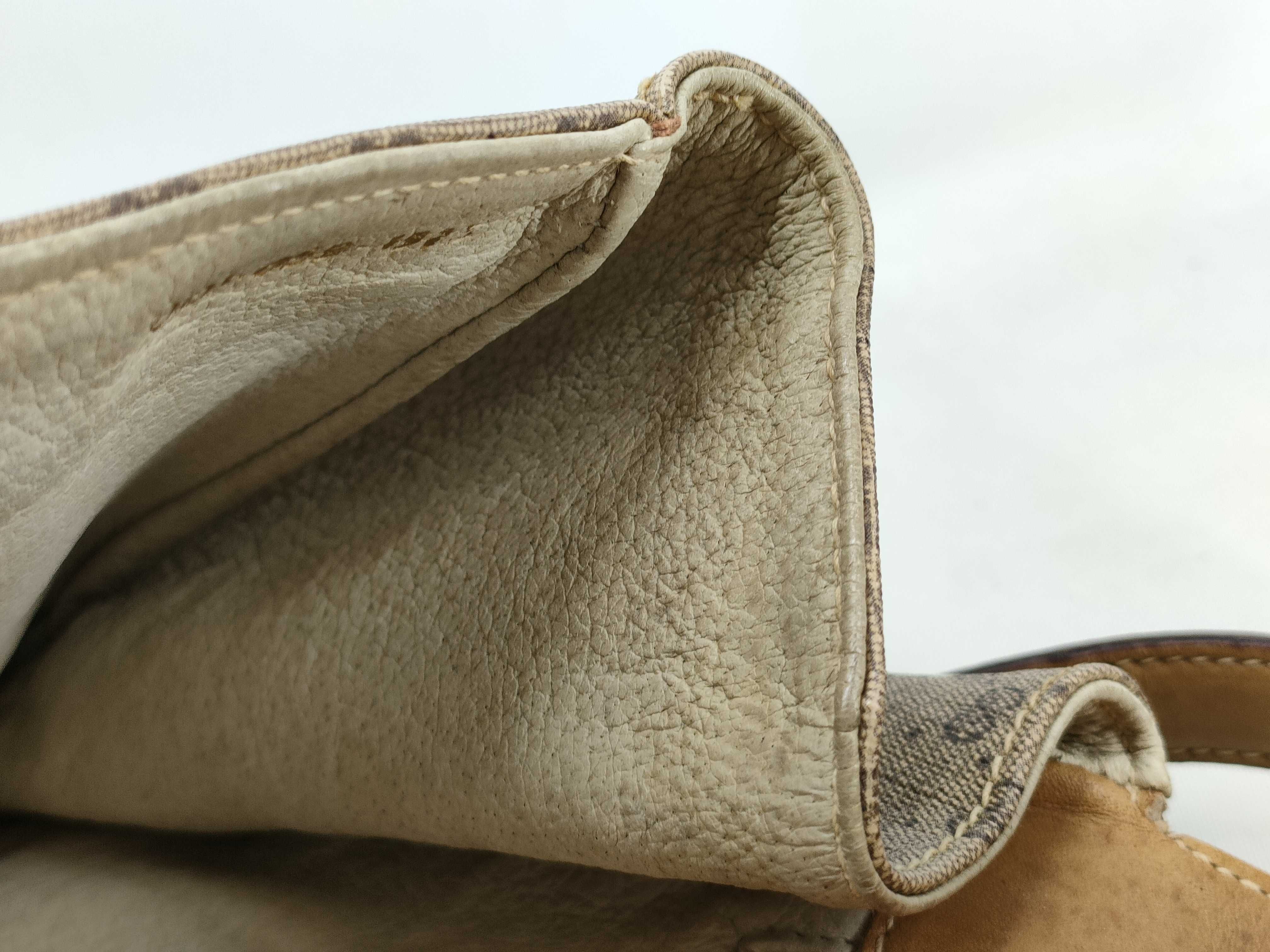 GG Gucci Micro GG Pattern Shoulder Bag — view 10