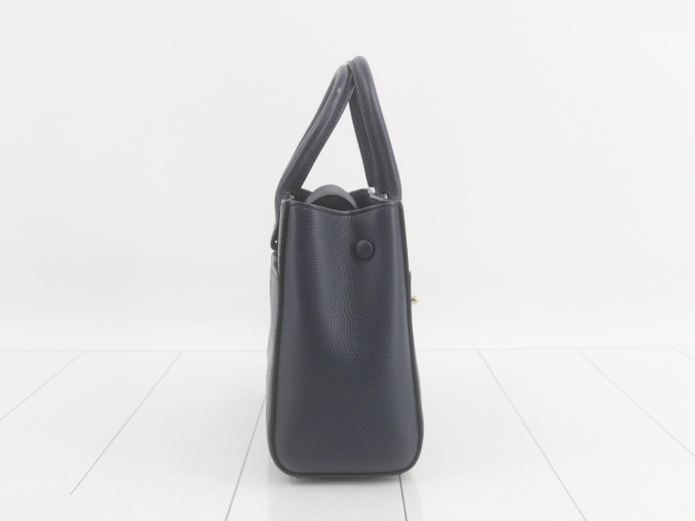 Messenger bag, caviar leather, 2-way, top handle shoulder bag — view 4