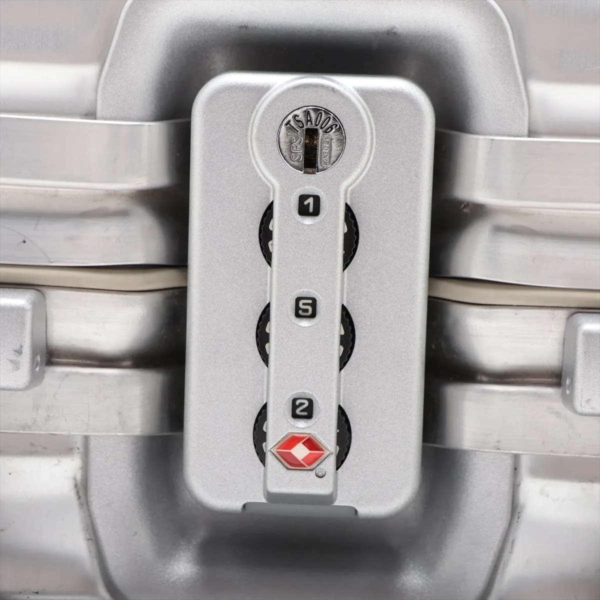 [Individually packaged] Rimowa Business Trolley Aluminum Carry Case Silver PIN Code: 152 — view 12
