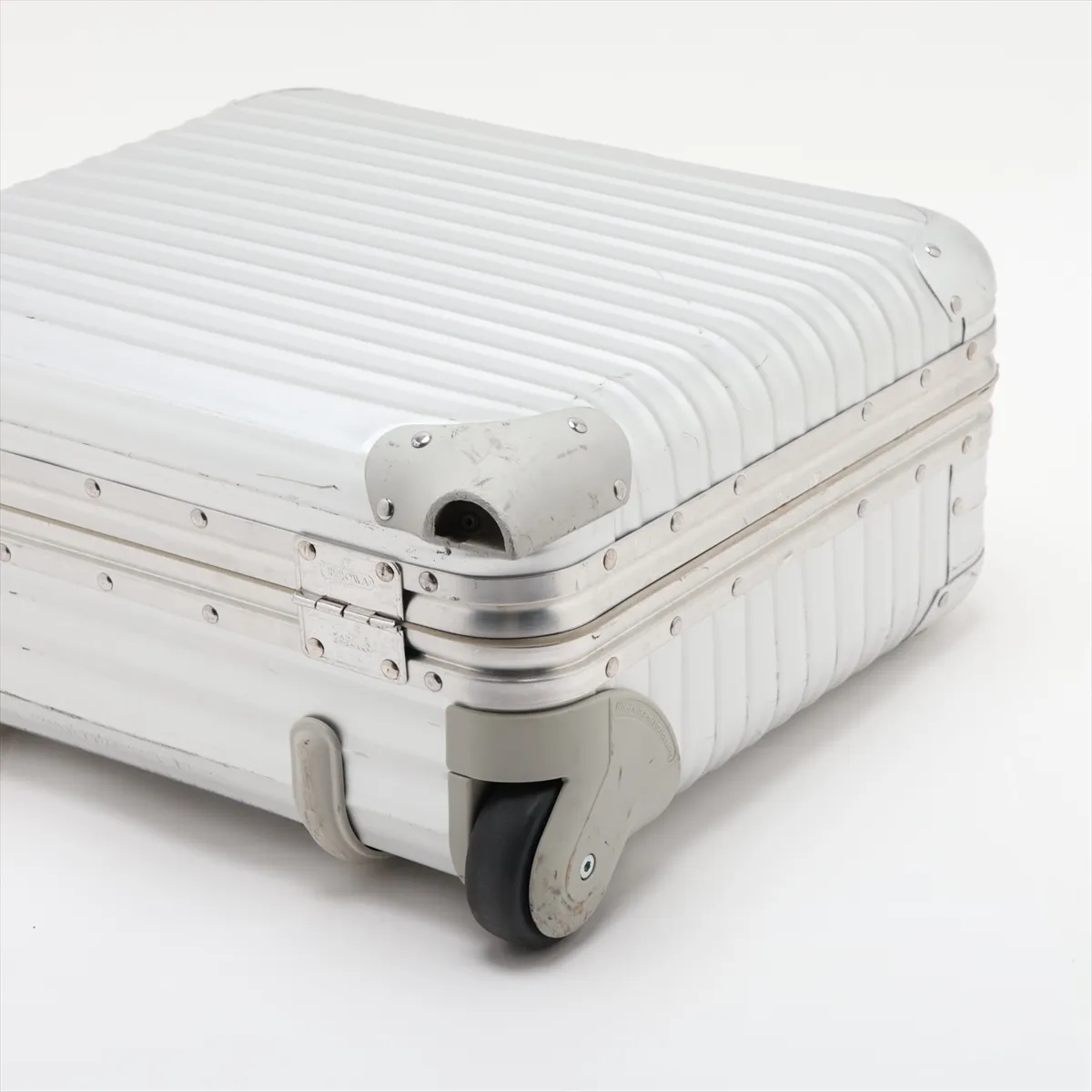 [Individually packaged] Rimowa Business Trolley Aluminum Carry Case Silver PIN Code: 152 — view 3