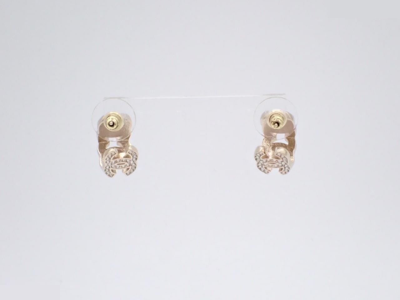 Earrings B23B Triple Coco Mark Stone Square Height 1.3cm — view 2