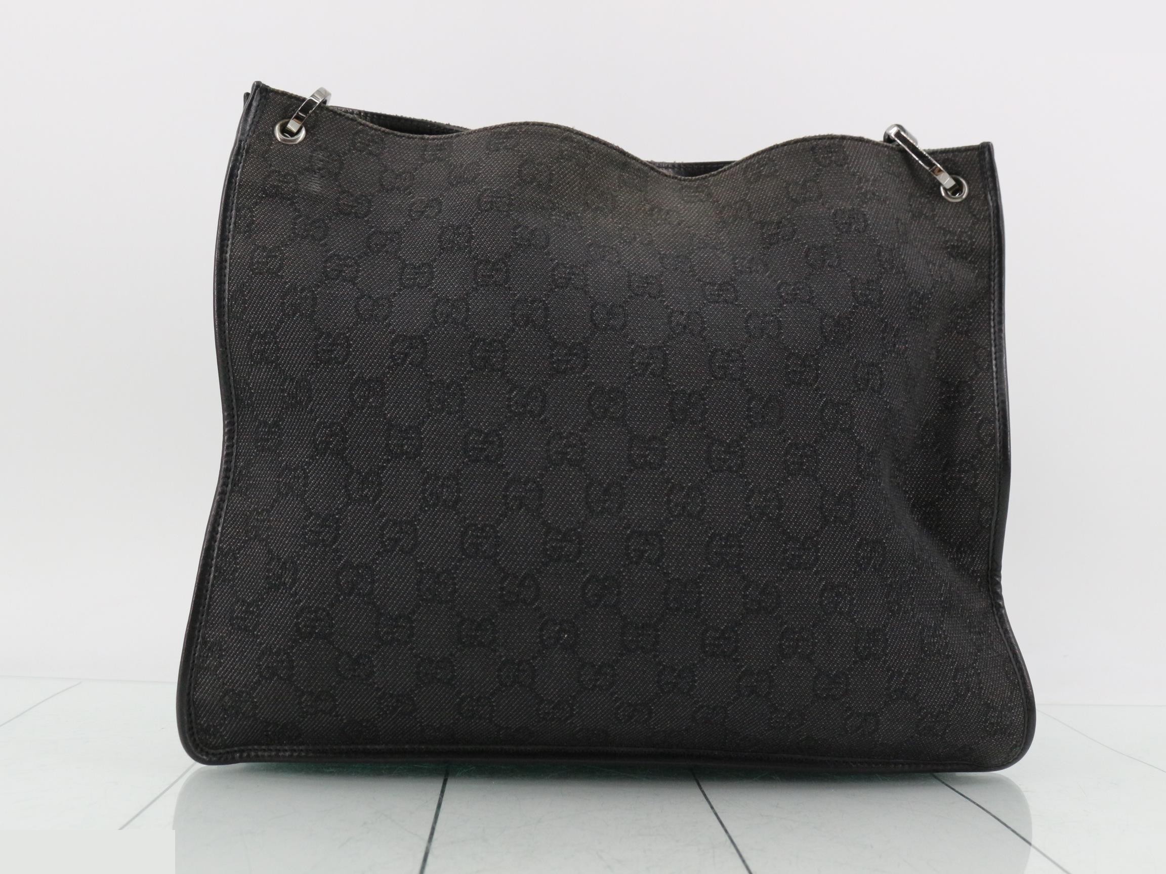 GG Canvas Shoulder Bag — view 2
