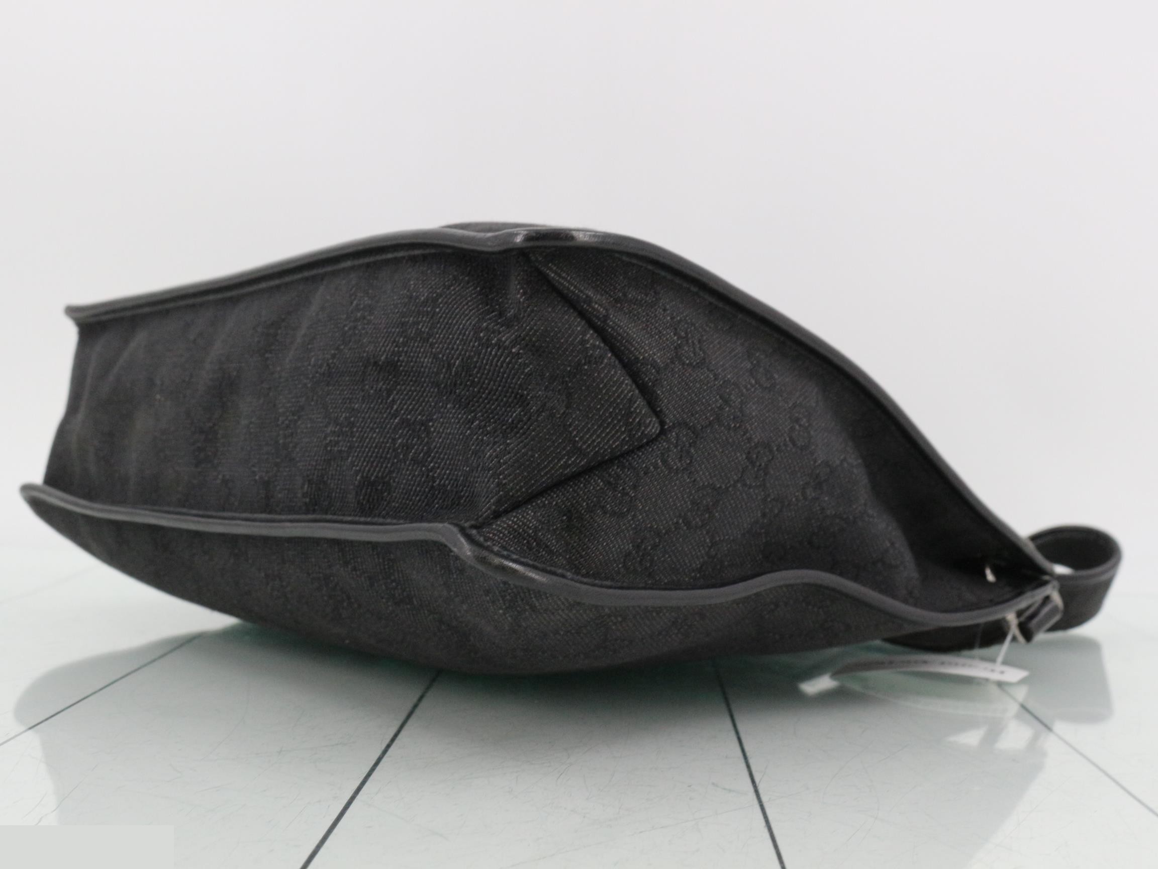 GG Canvas Shoulder Bag — view 6