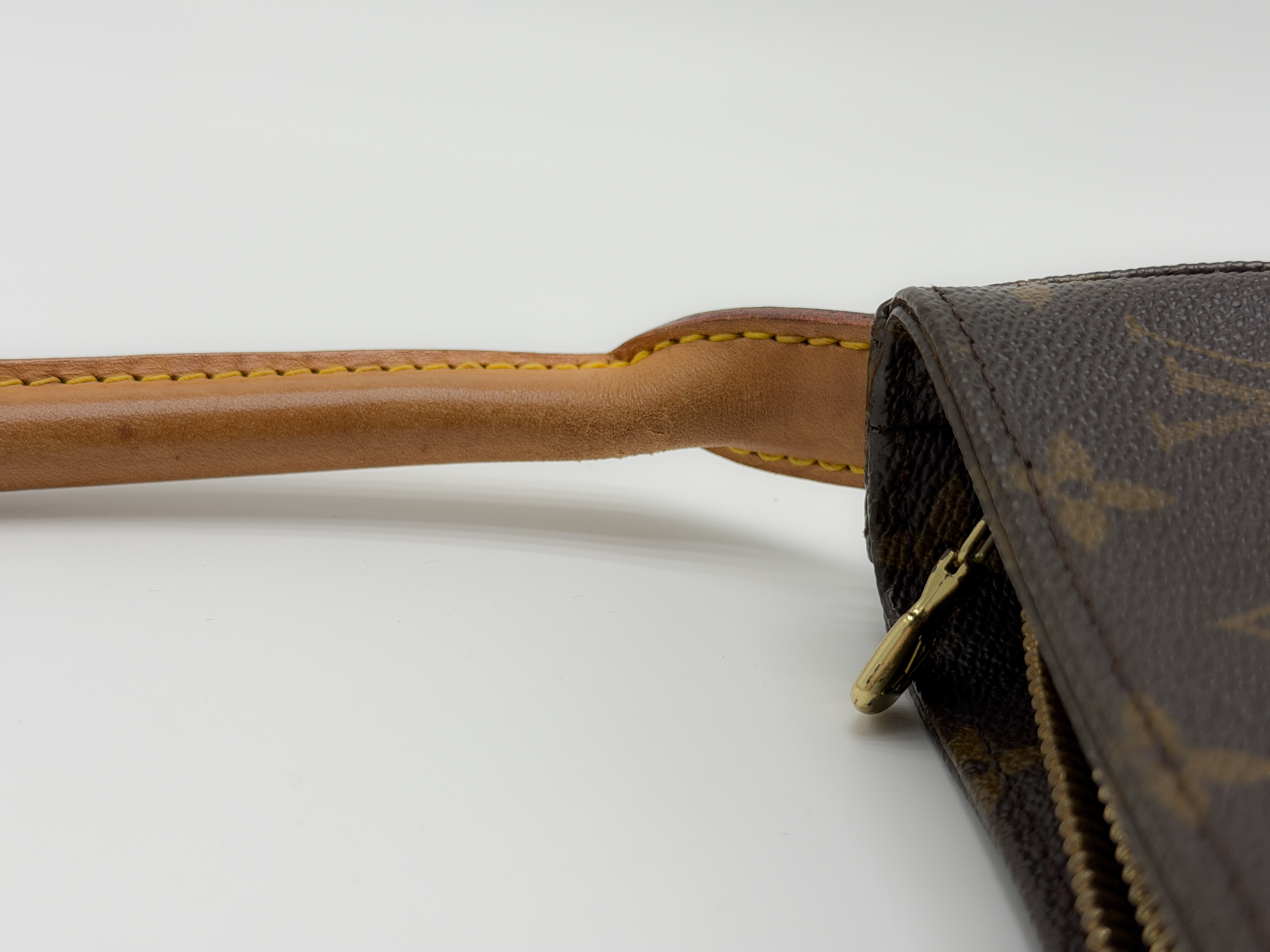 Monogram M51145 Looping GM MI1929 Shoulder Bag — view 14