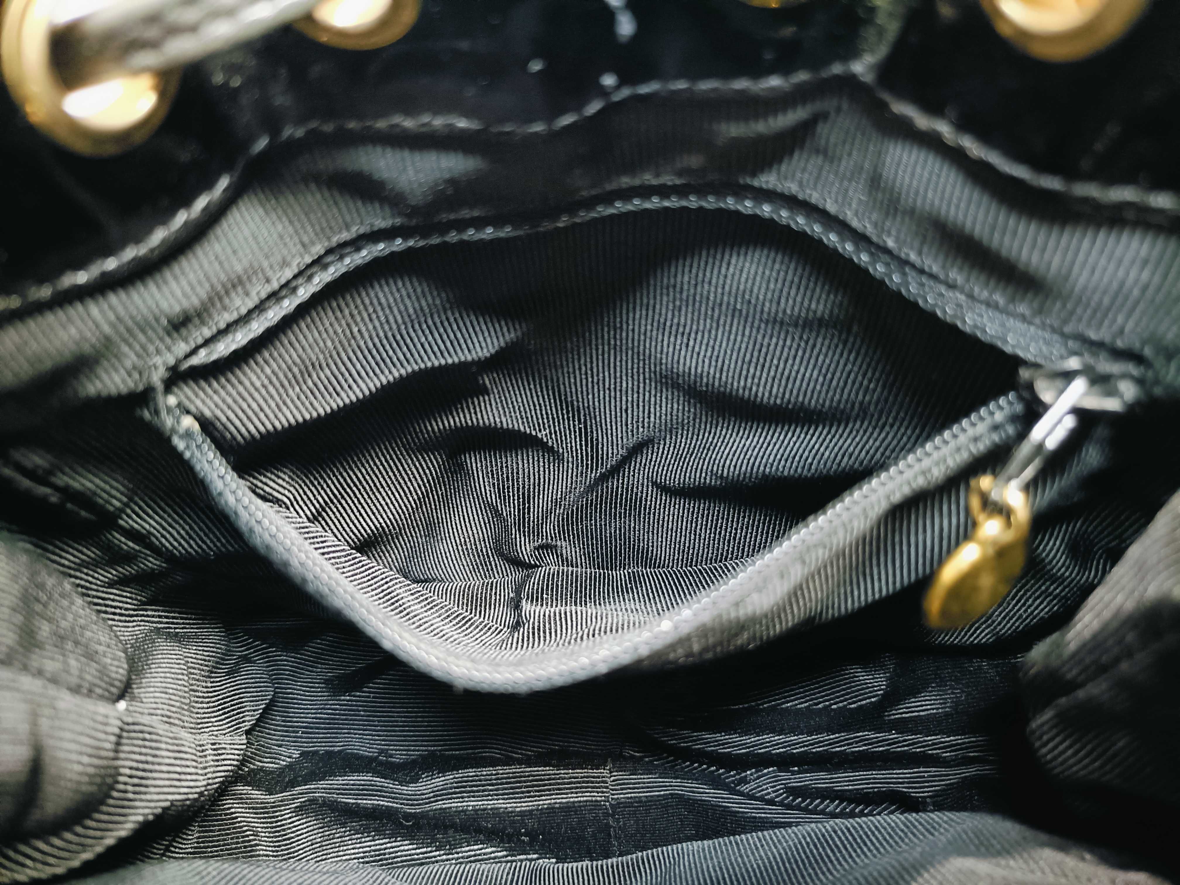 Matelassé Enamel Drawstring Bag Shoulder Bag — view 14