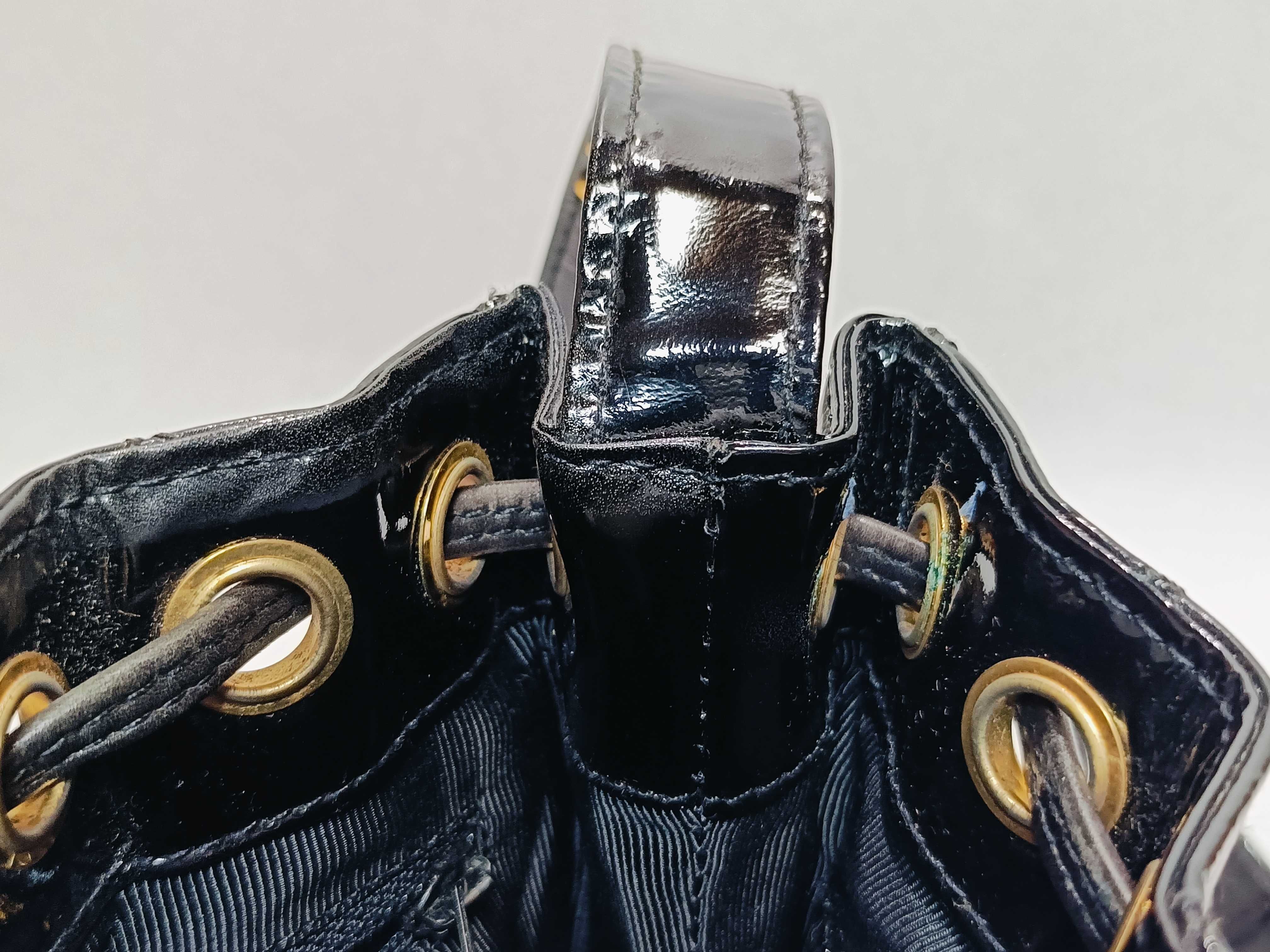 Matelassé Enamel Drawstring Bag Shoulder Bag — view 8