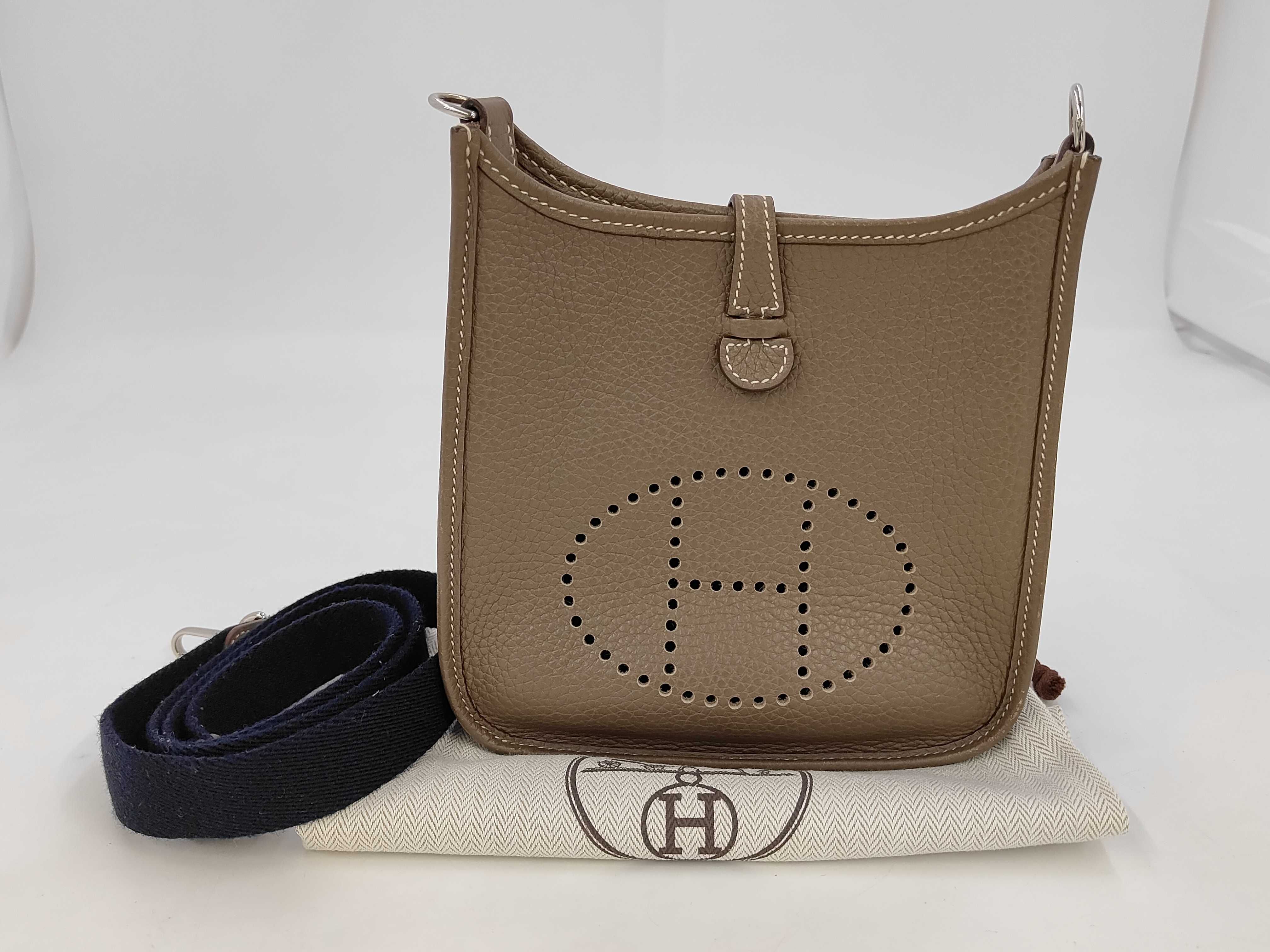 Evelyne TPM (Y stamp) Etoupe Y TS012 AU Shoulder Bag