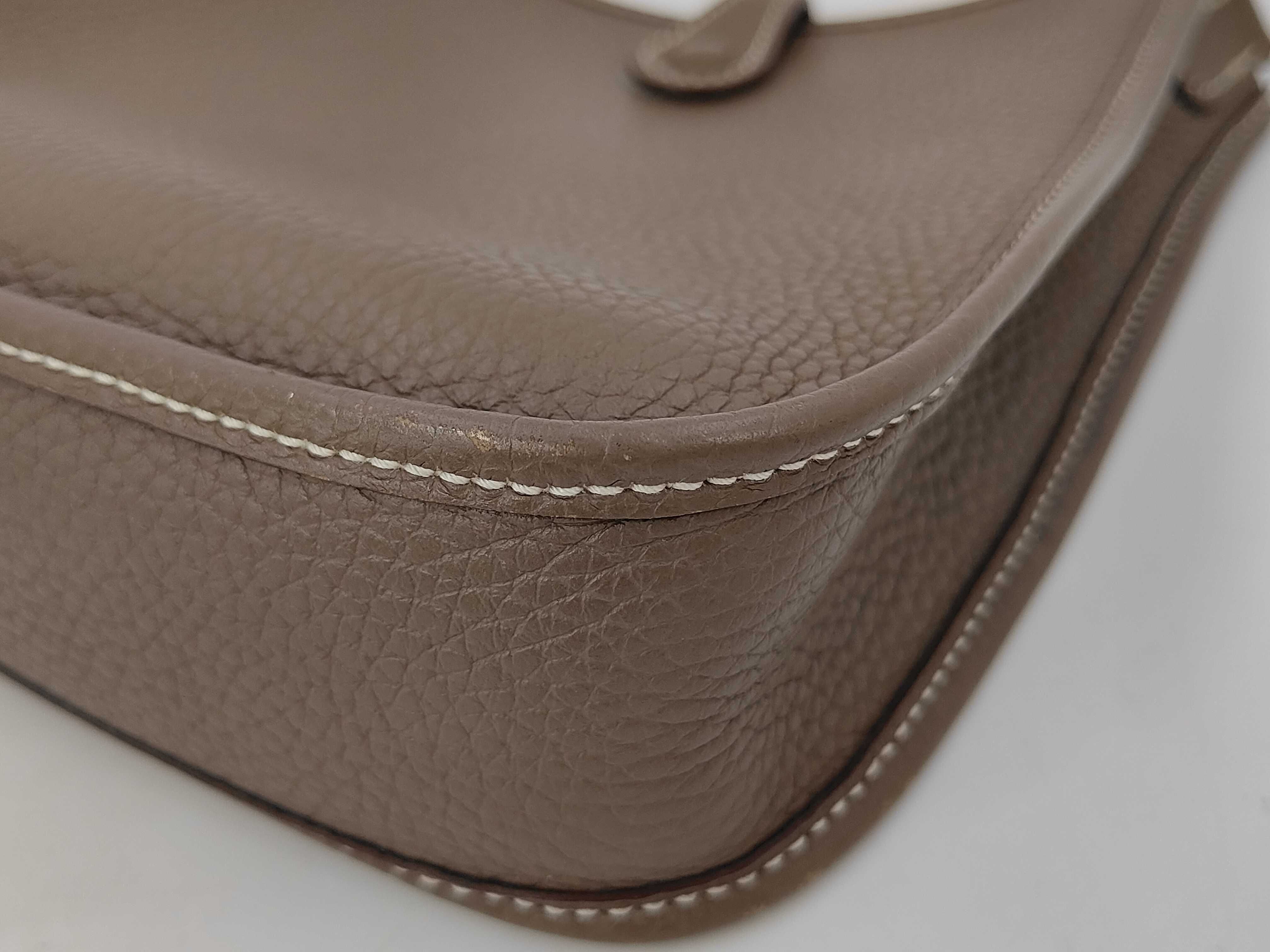 Evelyne TPM (Y stamp) Etoupe Y TS012 AU Shoulder Bag — view 3