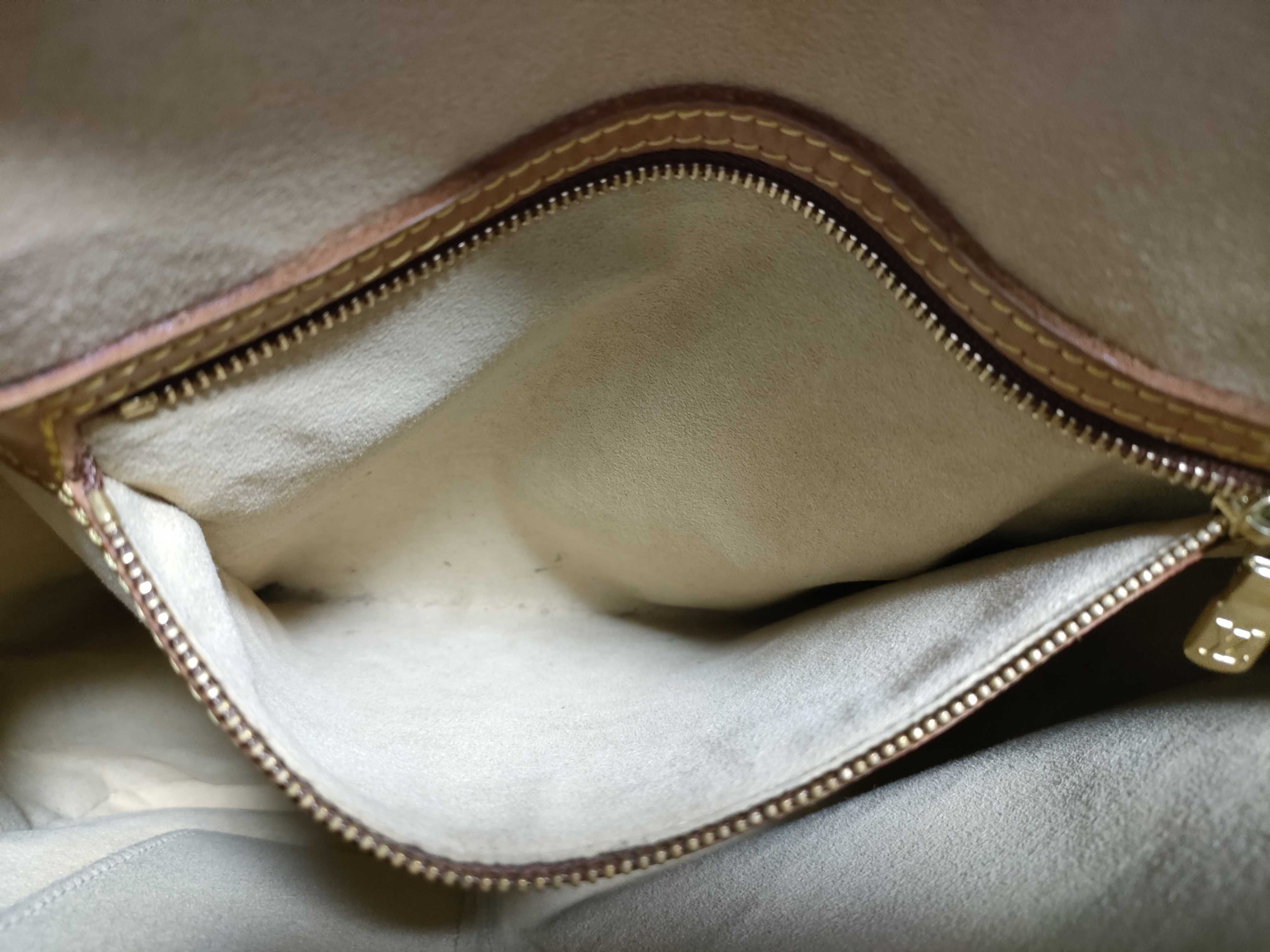 Monogram Louis Vuitton LV Monogram Looping Handbag — view 9