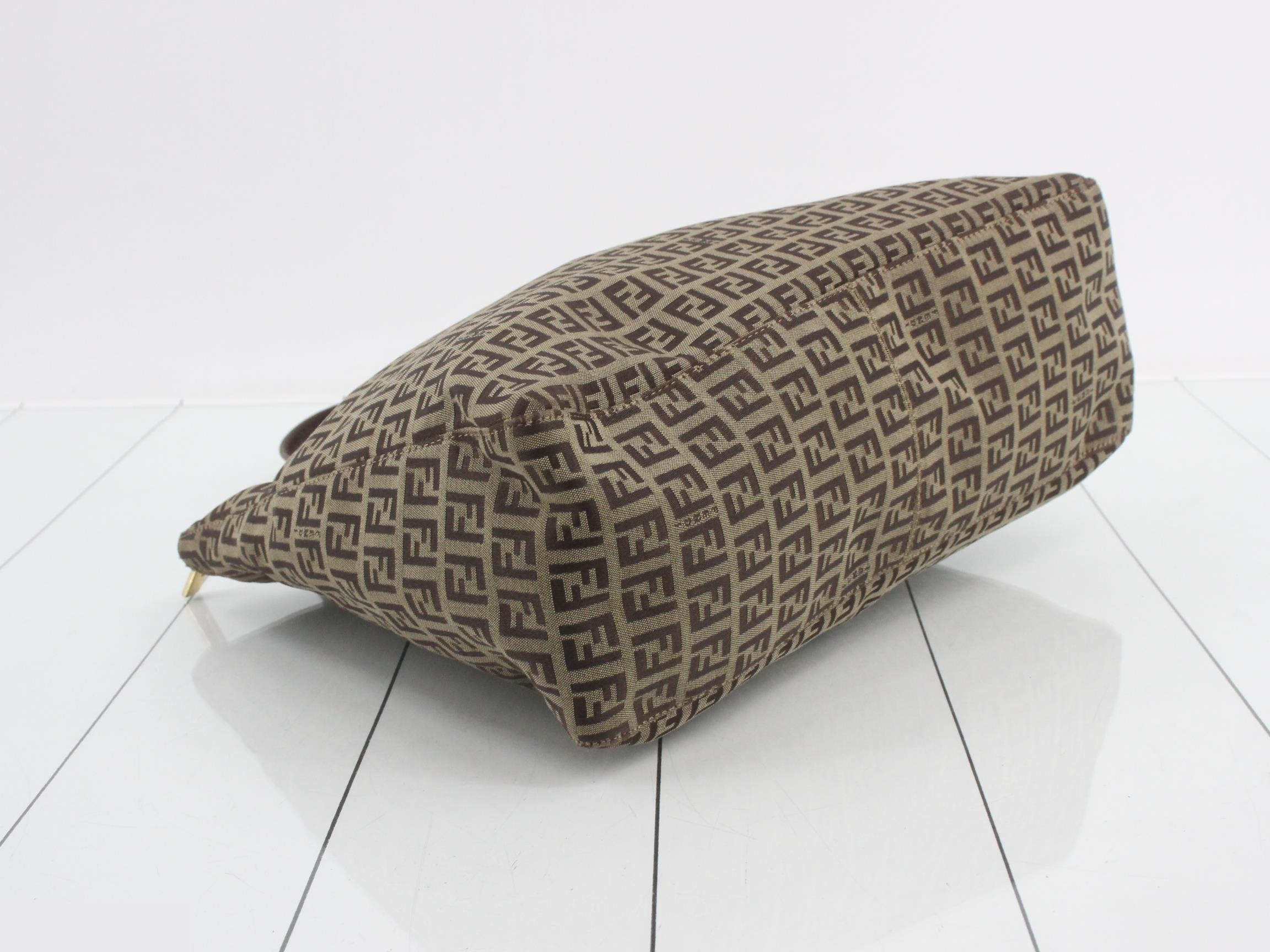 Zucchino Leather Tote Bag — view 5