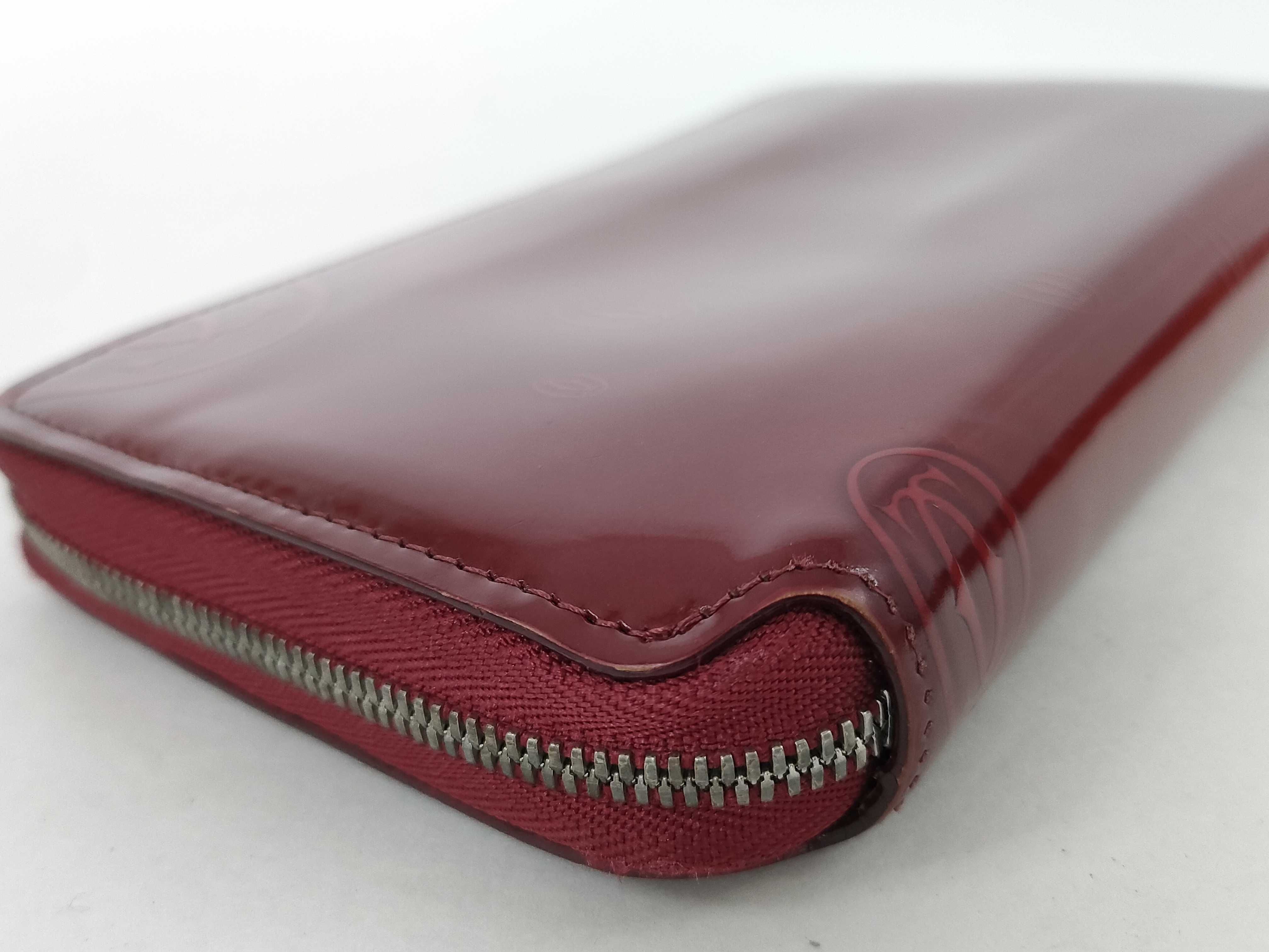 wallet, box, warranty card. — view 3