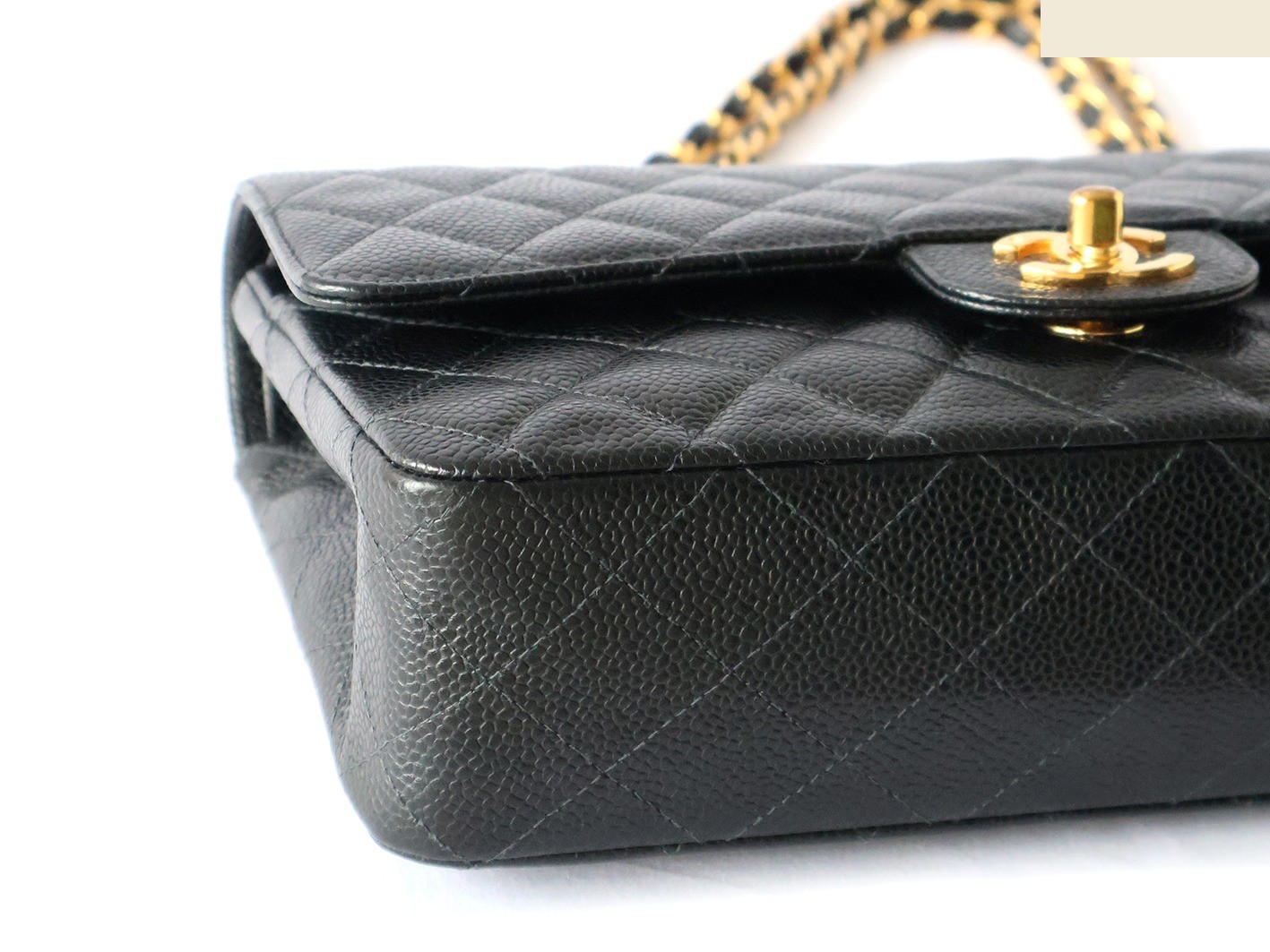 Caviar leather Matelassé 25 Double flap Double chain shoulder bag, black — view 3