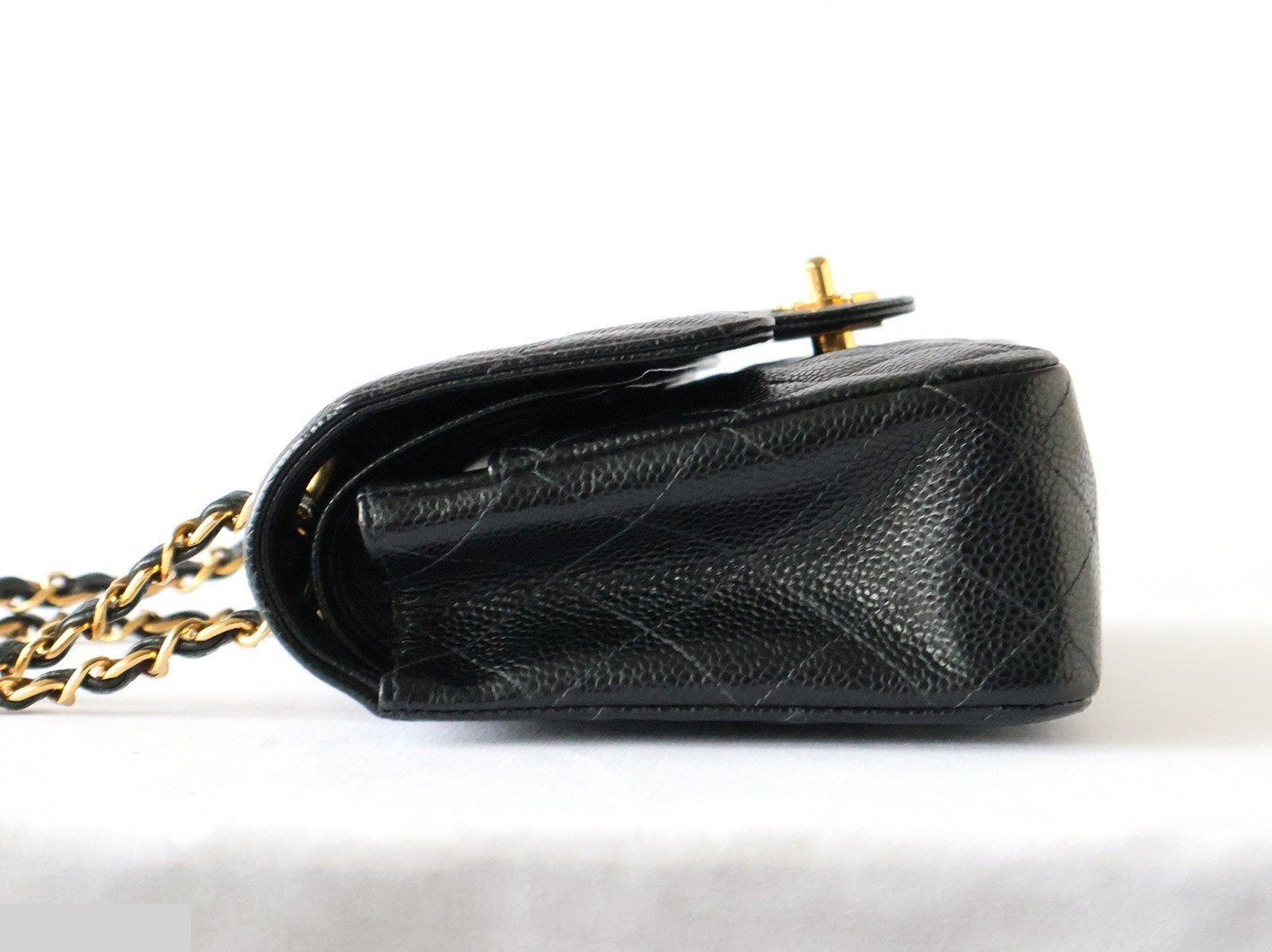 Caviar leather Matelassé 25 Double flap Double chain shoulder bag, black — view 7