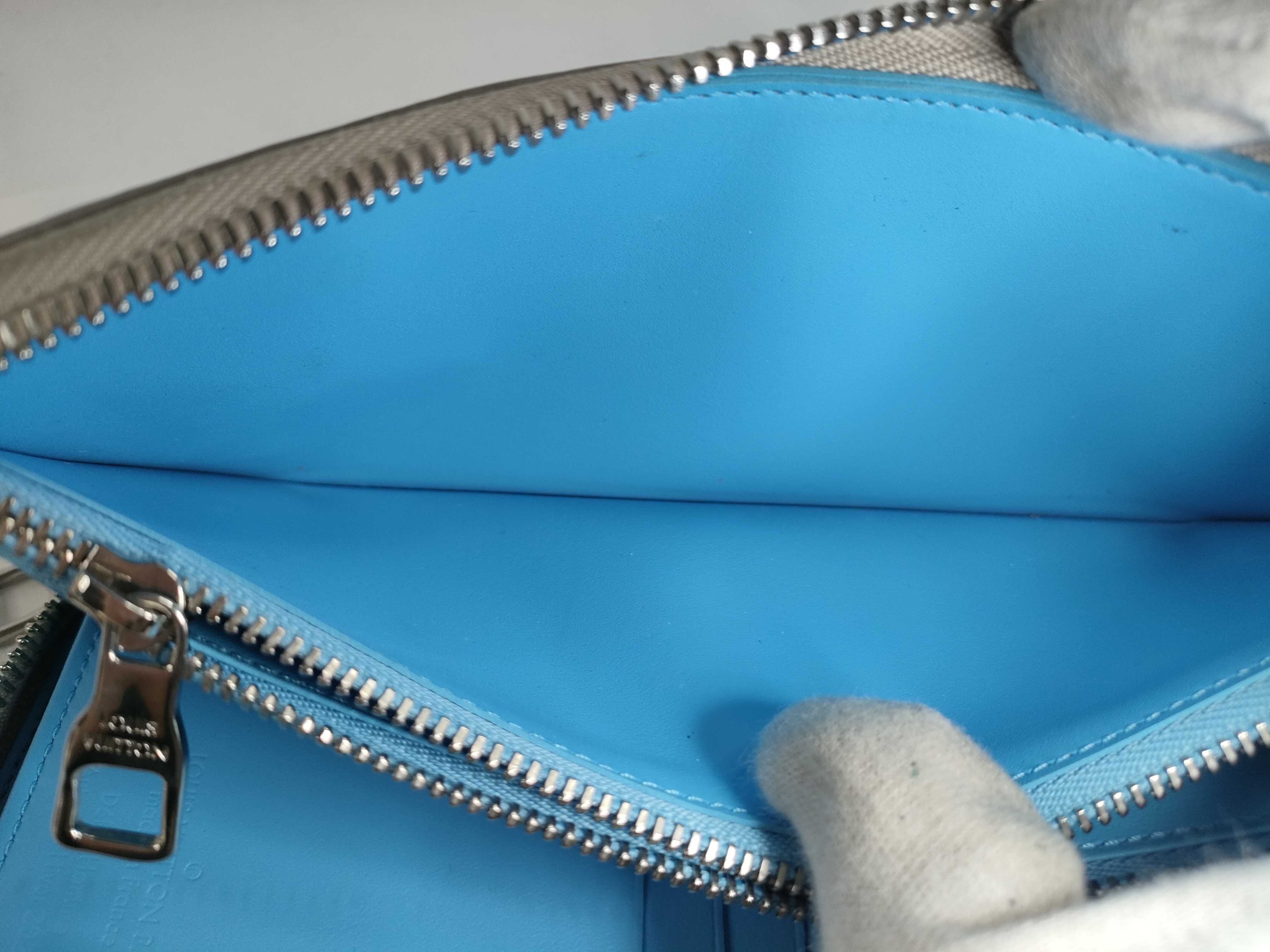 M81573 Climbing Zippy Wallet — view 11