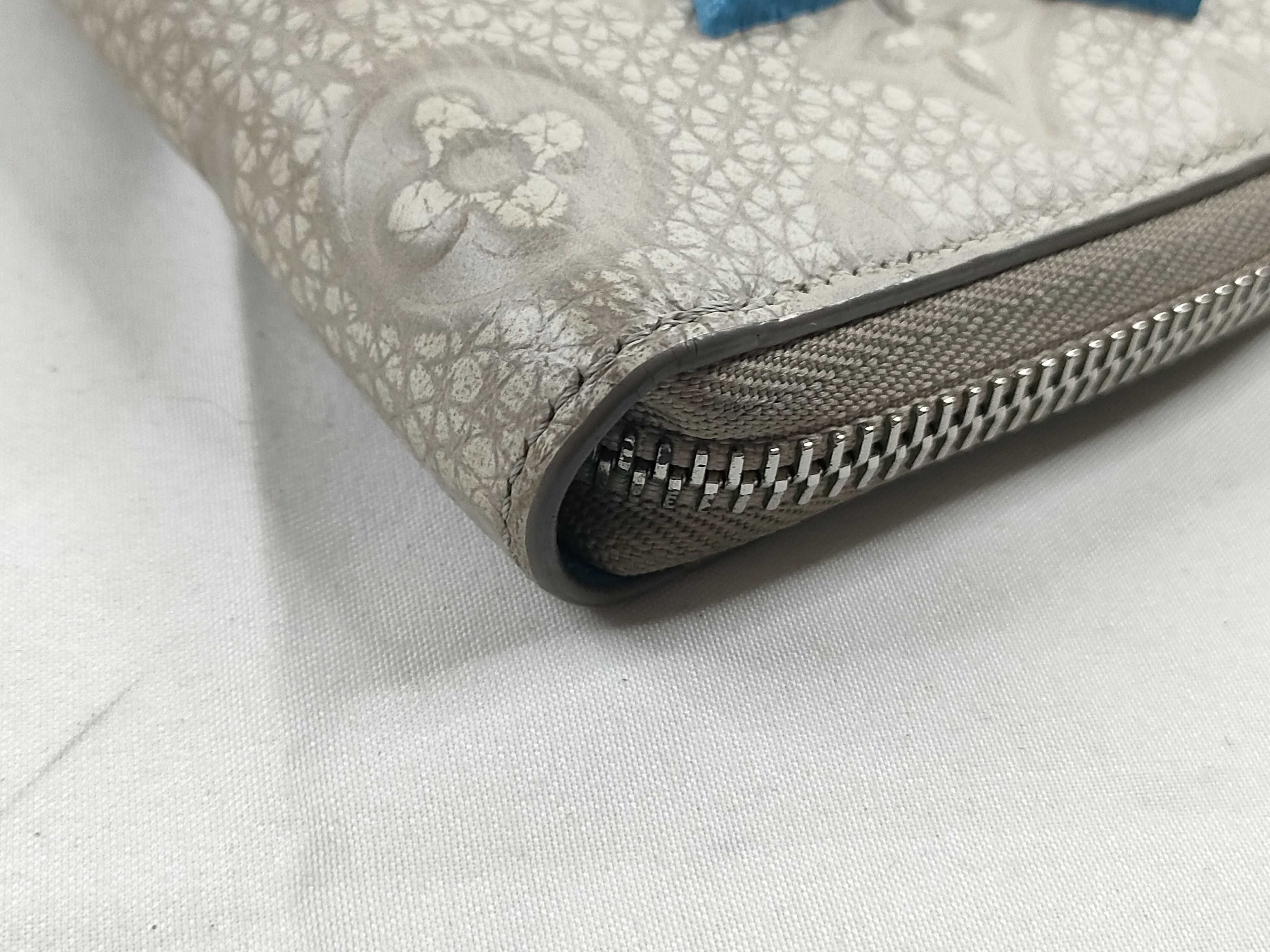 M81573 Climbing Zippy Wallet — view 3