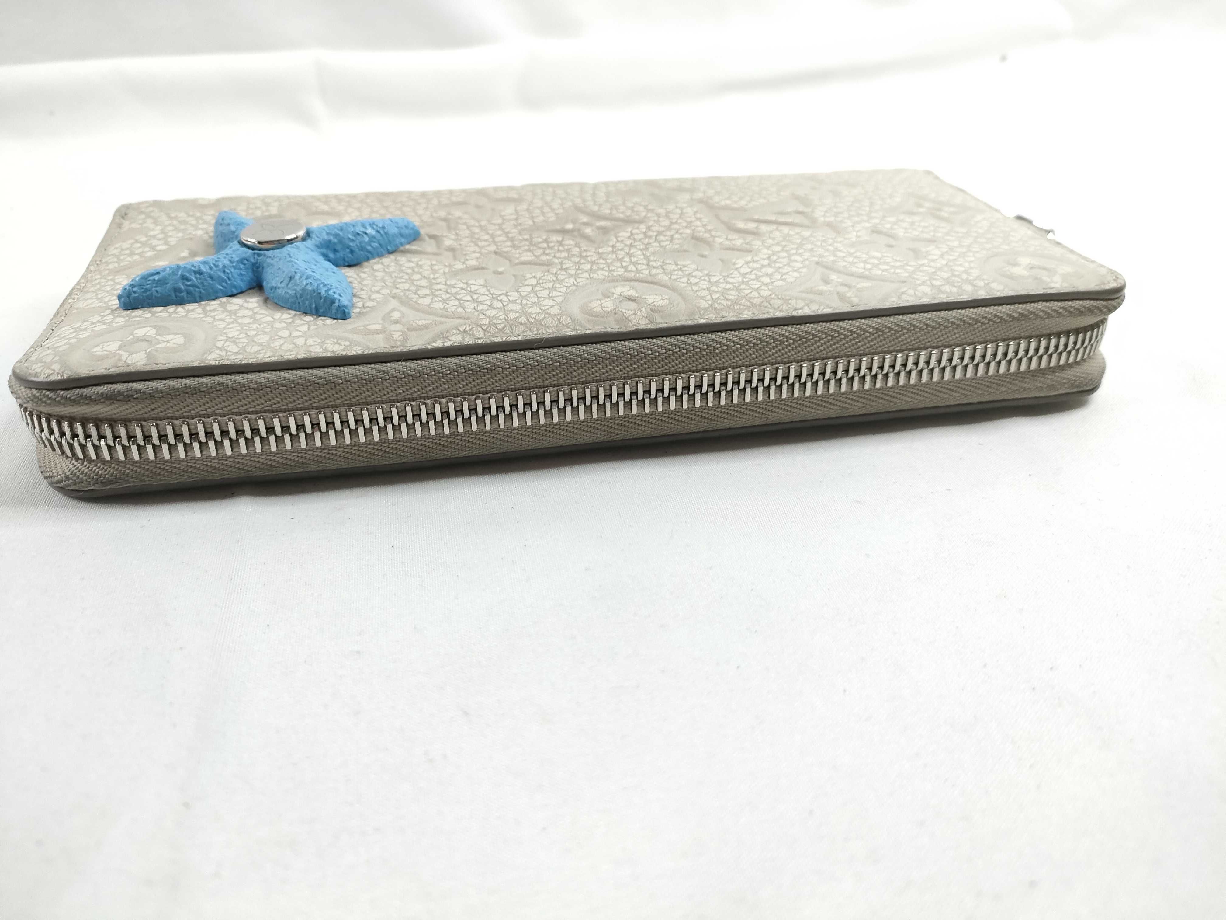 M81573 Climbing Zippy Wallet — view 6